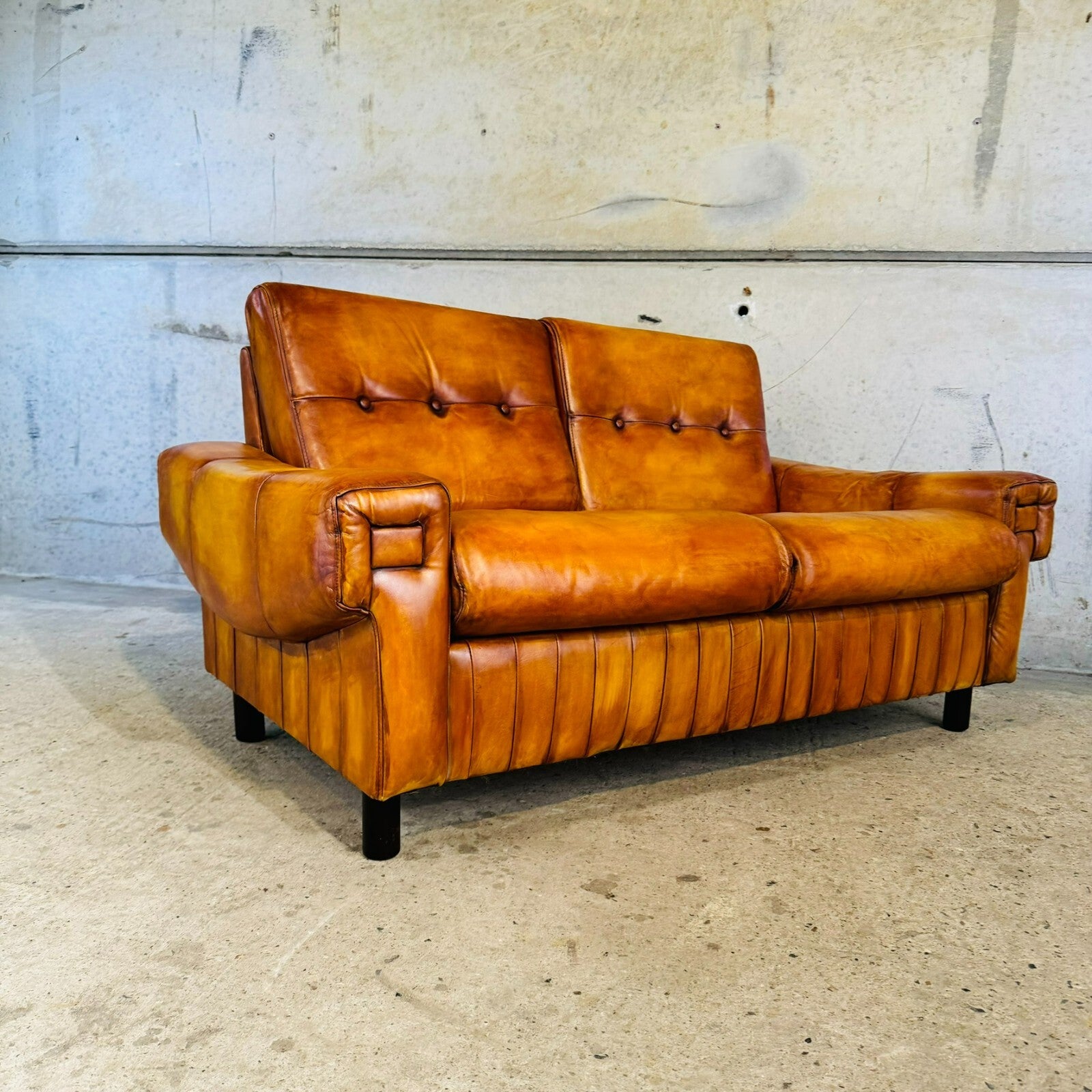 Vintage 1970s Danish Two-Seater Light Tan Leather Sofa – Timeless Design