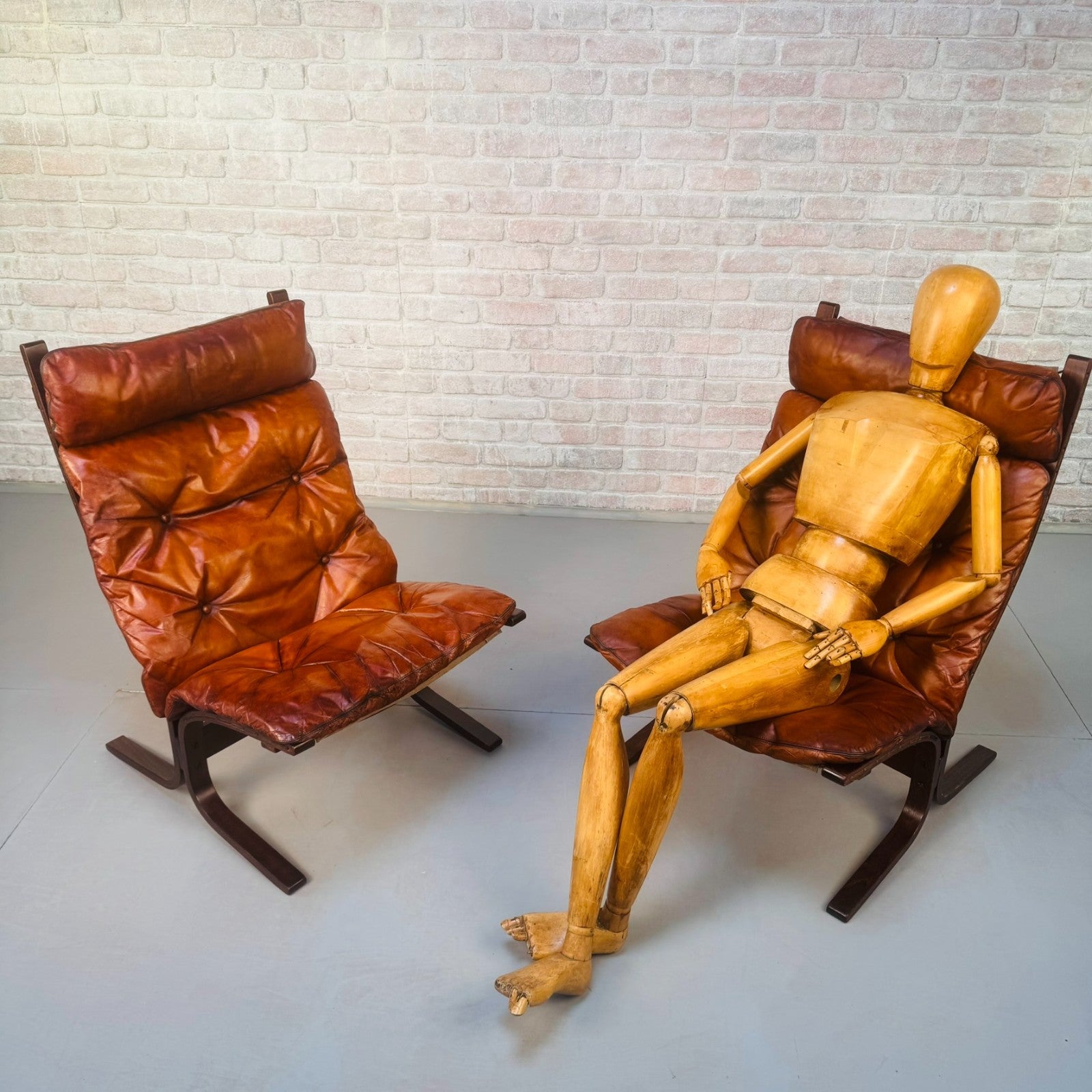 Pair of 1970s Westnofa Siesta High Back Lounge Chairs by Ingmar Relling