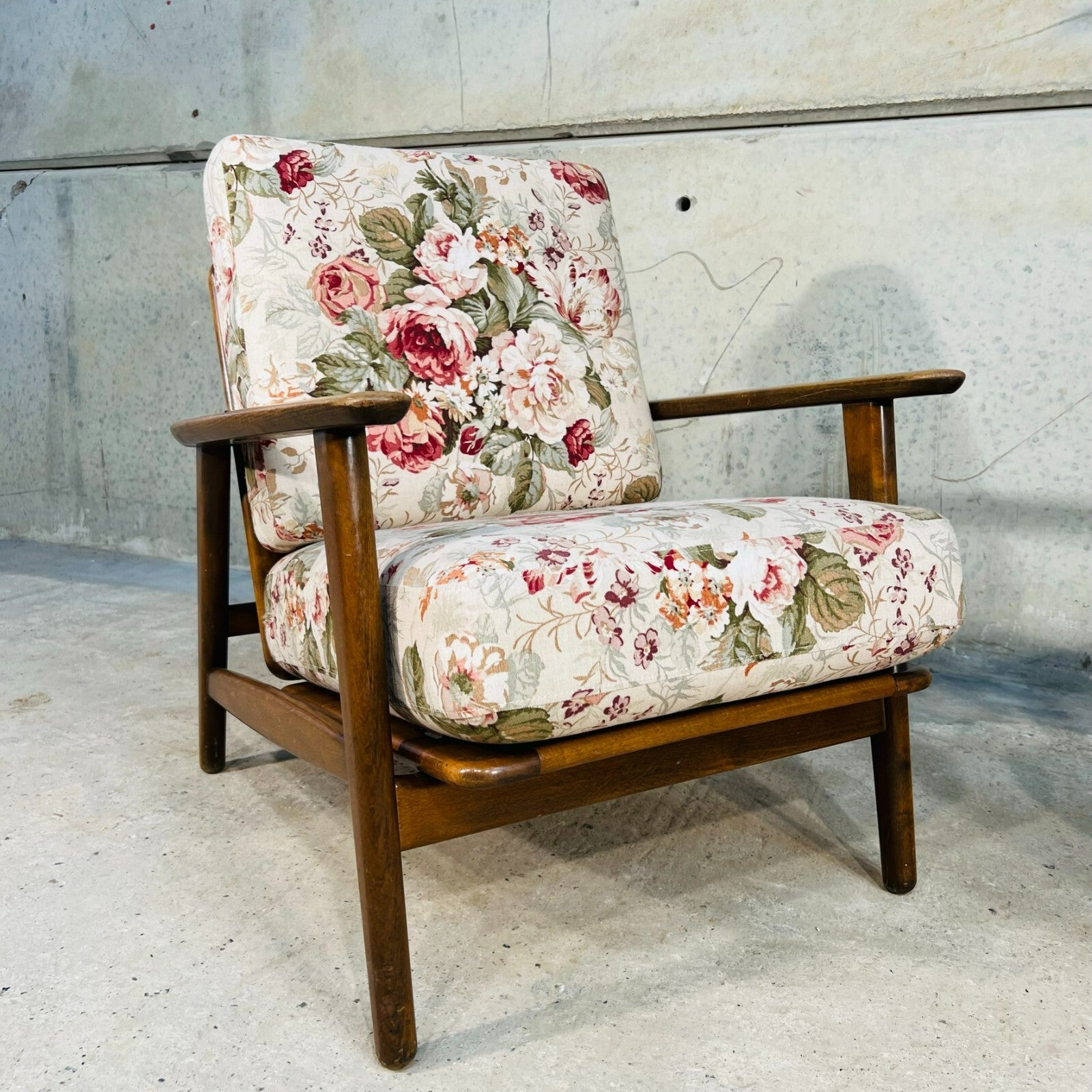 Original Danish 60s Hans Wegner GE-240 Sofa and Pair of Armchairs Suite