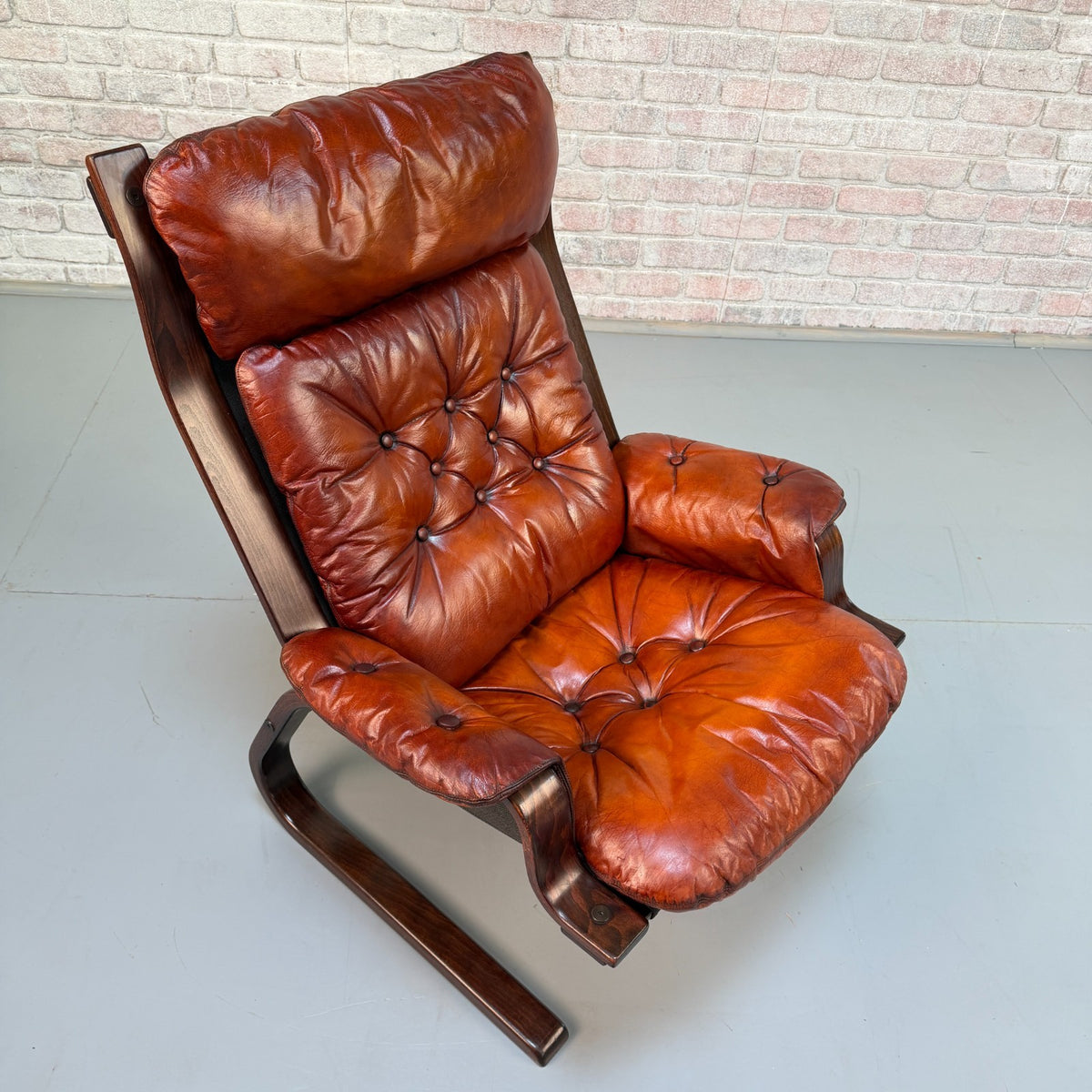 1970s Vintage Scandinavian Cognac Leather Cantilever Armchair Bentwood Frame