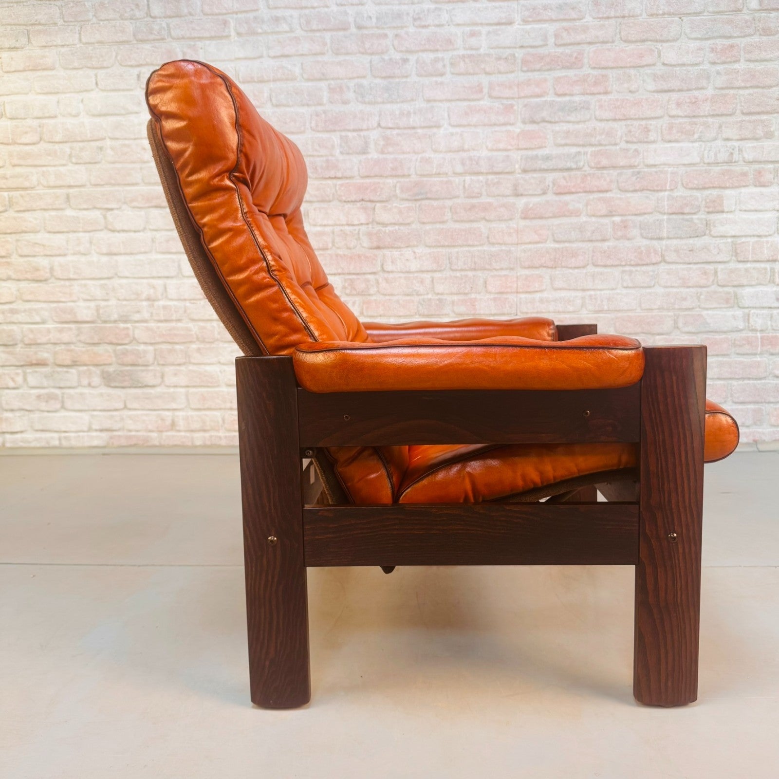 Vintage Ekornes Reclining Tan Leather Armchair Oak Frame