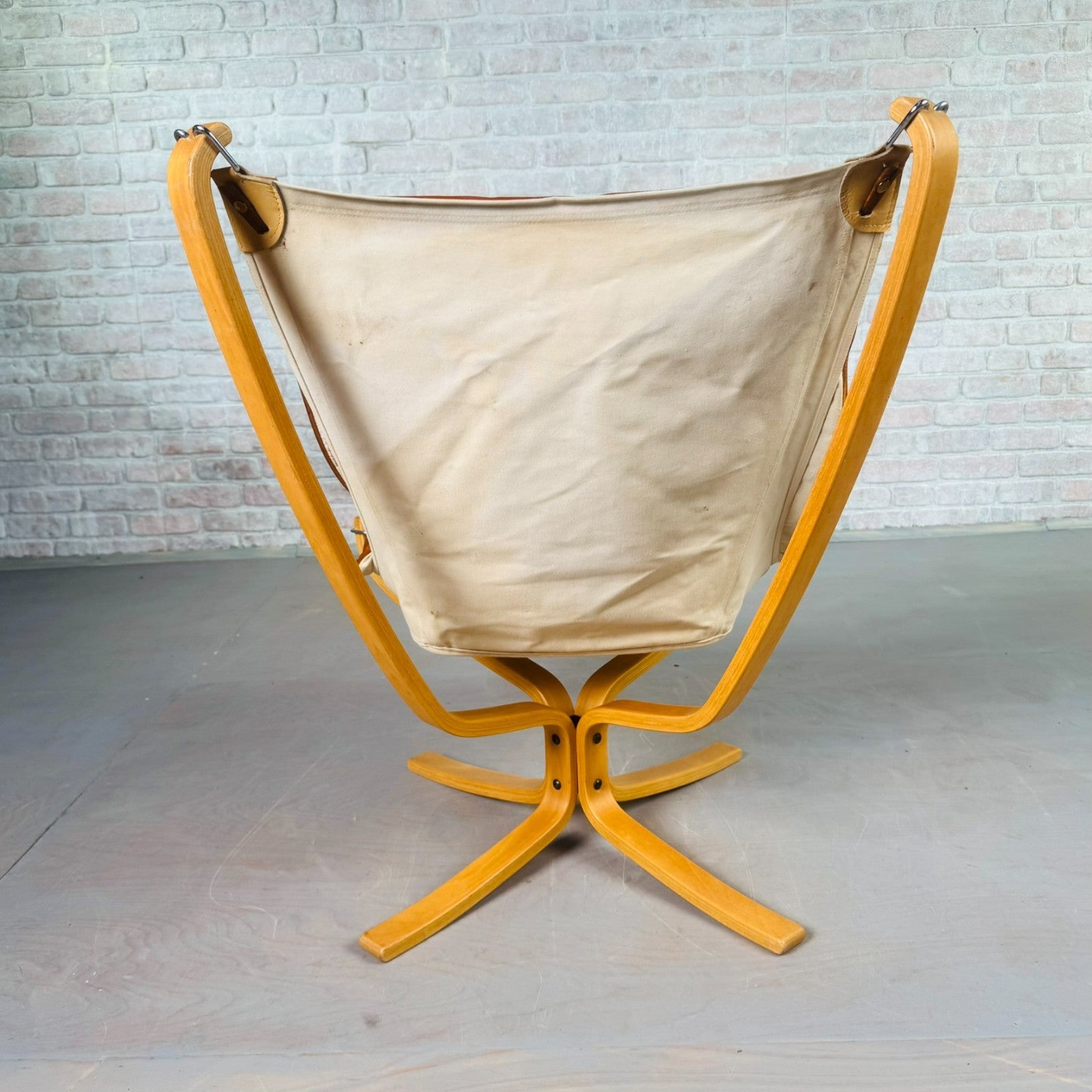 Vintage Norwegian Tan Leather Falcon Chair by Vatne Møbler