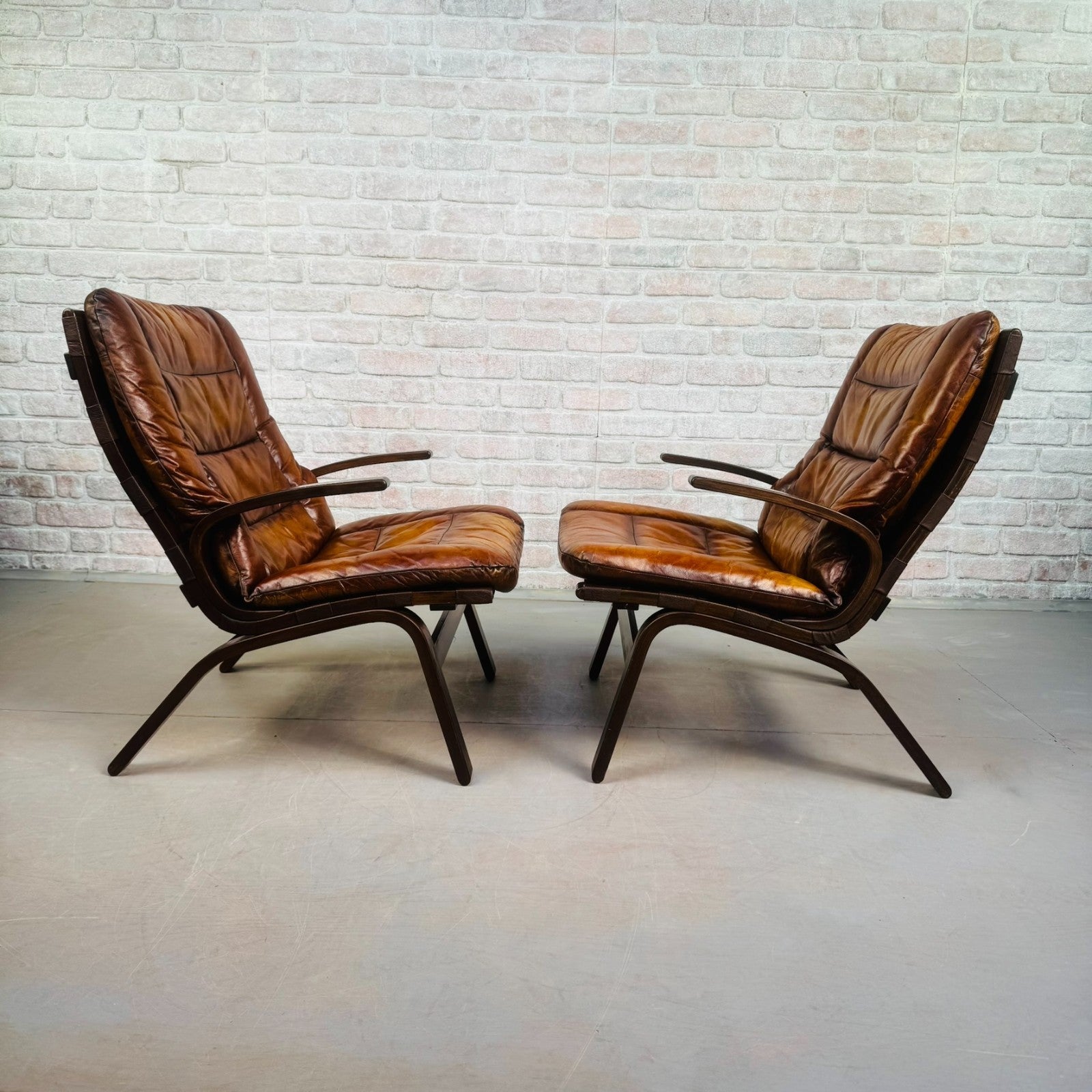 Mid Century Danish Farstrup Mobler Tan Leather Armchairs Pair Bentwood Miljø