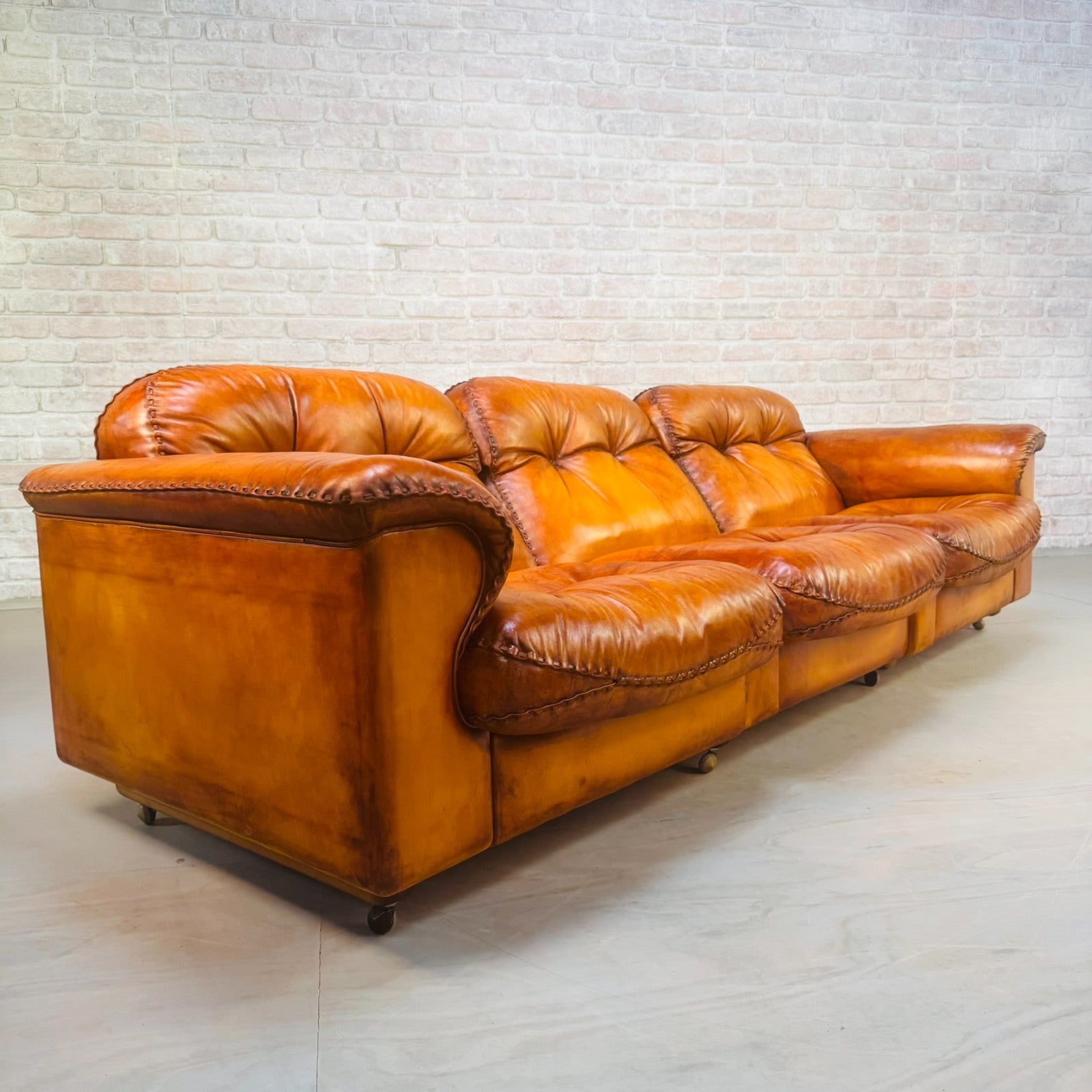 1970s Swiss De Sede DS-101 Tan Leather Three Seater & Armchair Suite