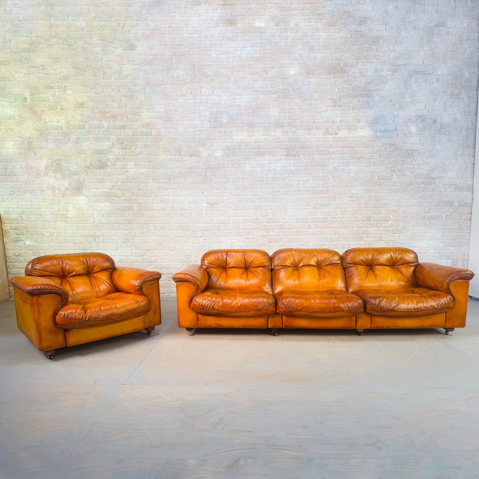 1970s Swiss De Sede DS-101 Tan Leather Three Seater & Armchair Suite