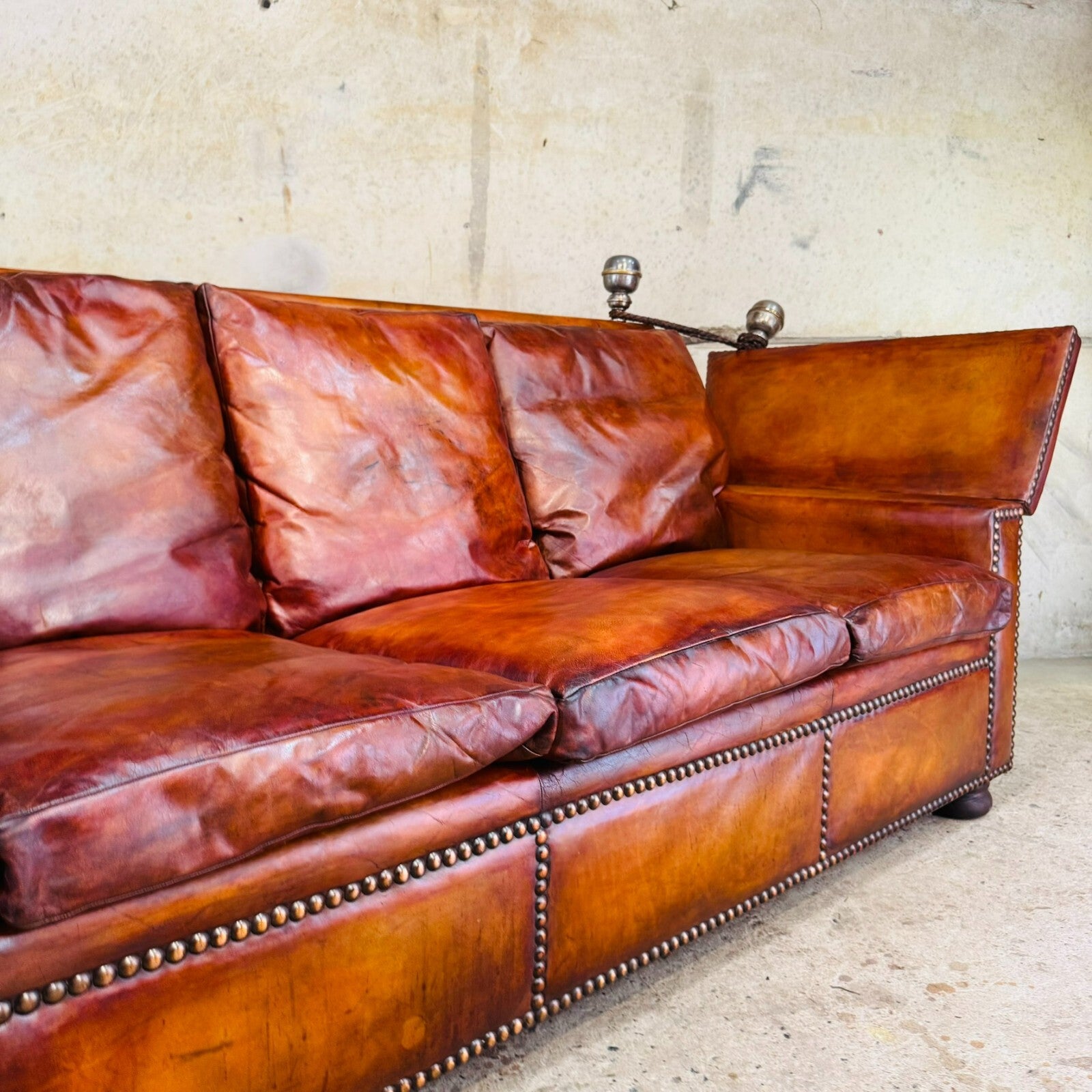 Stunning 1930s Knole Drop-End Large Four-Seater Tan Leather Sofa