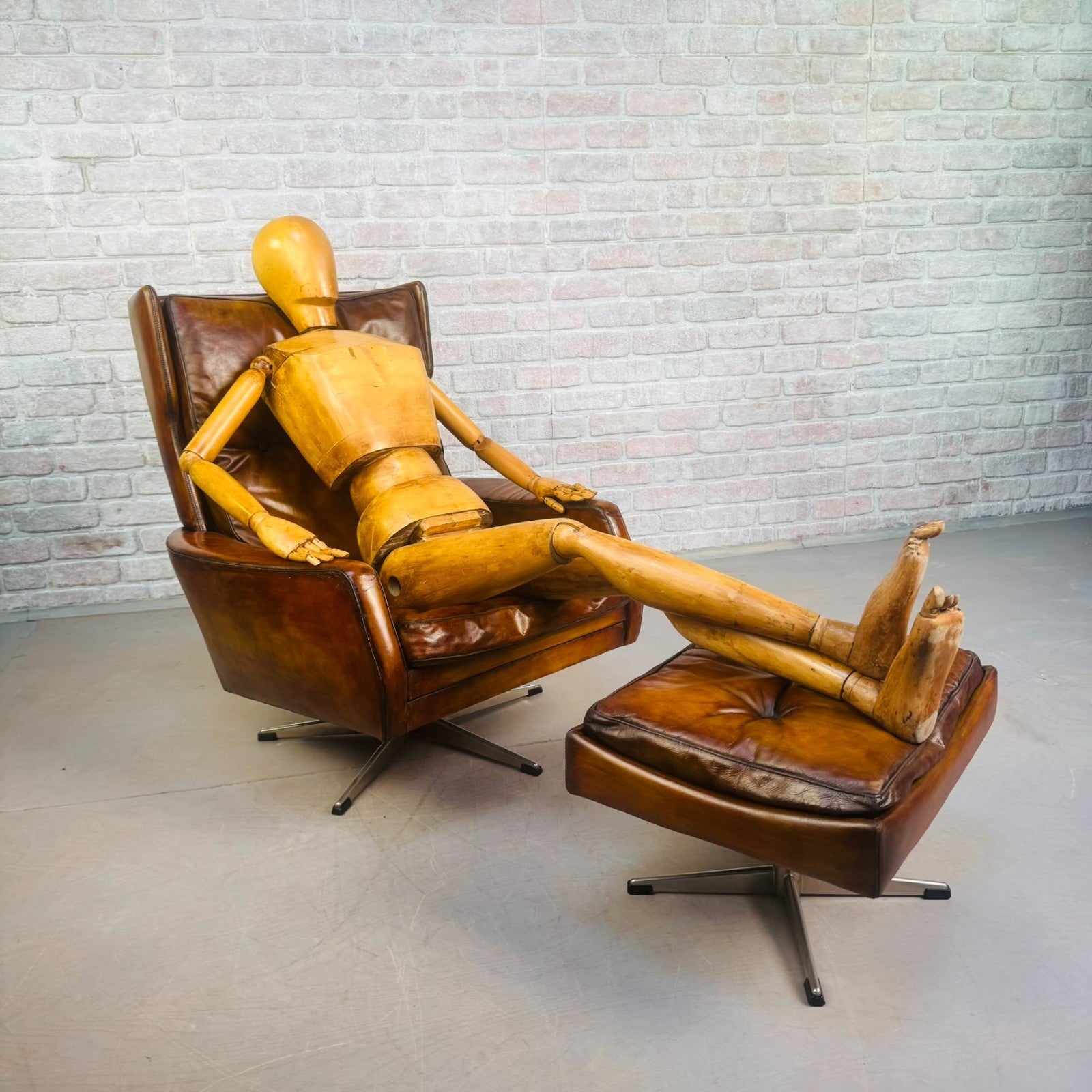 Vintage 1970s Danish Svend Skipper Tan Leather Swivel Chair & Footstool