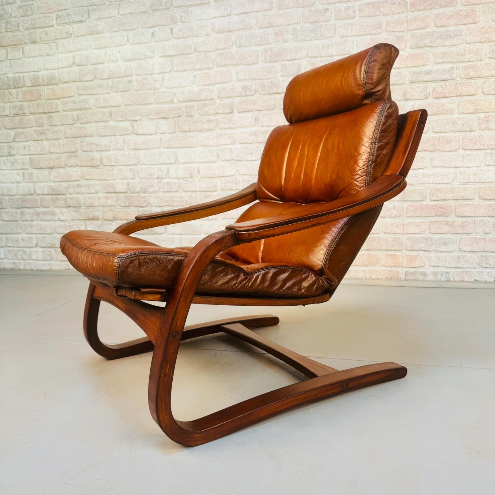 Vintage 1970s Skippers Møbler Danish Bentwood Cantilever Leather Armchair