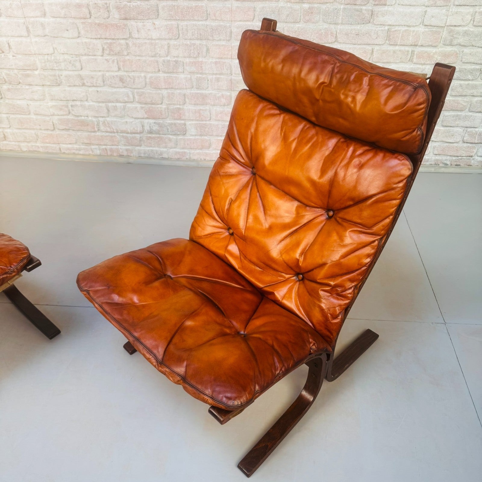 Pair of 1970s Westnofa Siesta High Back Lounge Chairs by Ingmar Relling