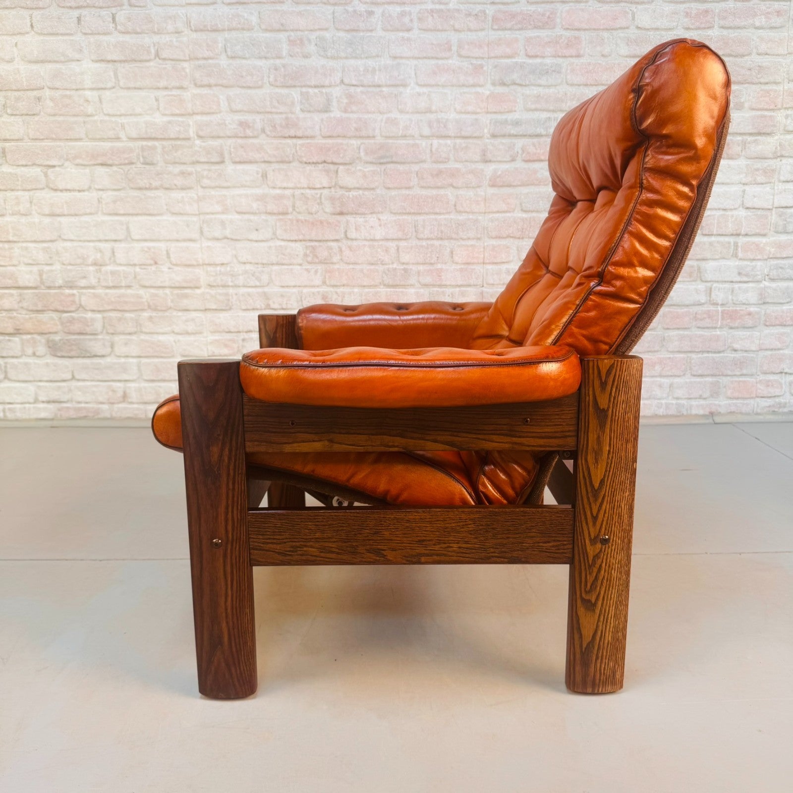 Vintage Ekornes Reclining Tan Leather Armchair Oak Frame