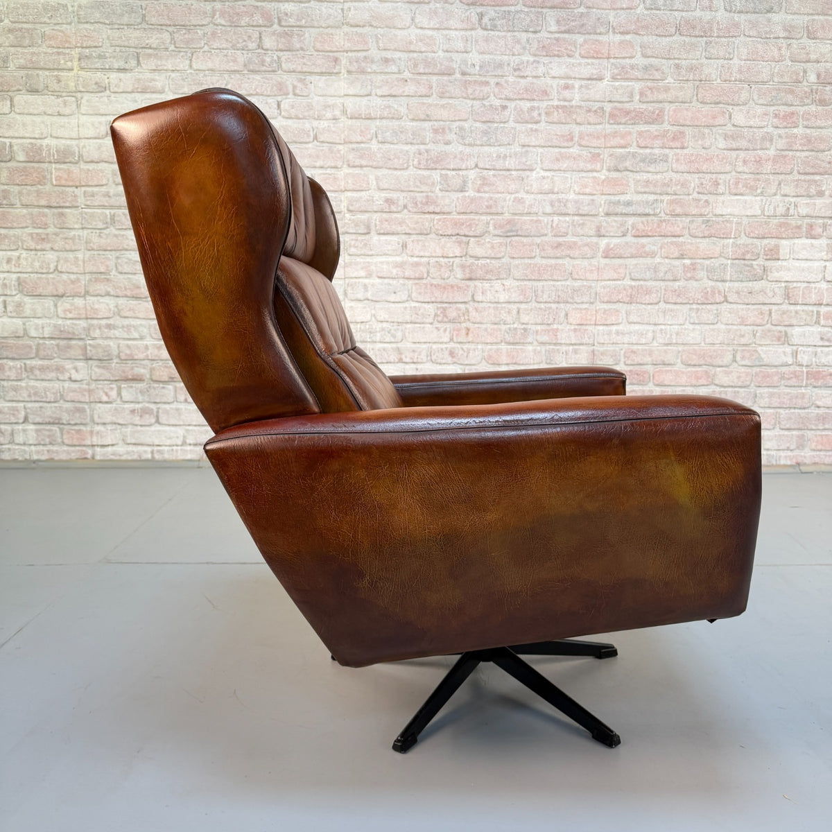 Vintage Danish Tan Leather Swivel Armchair – Scandinavian Design