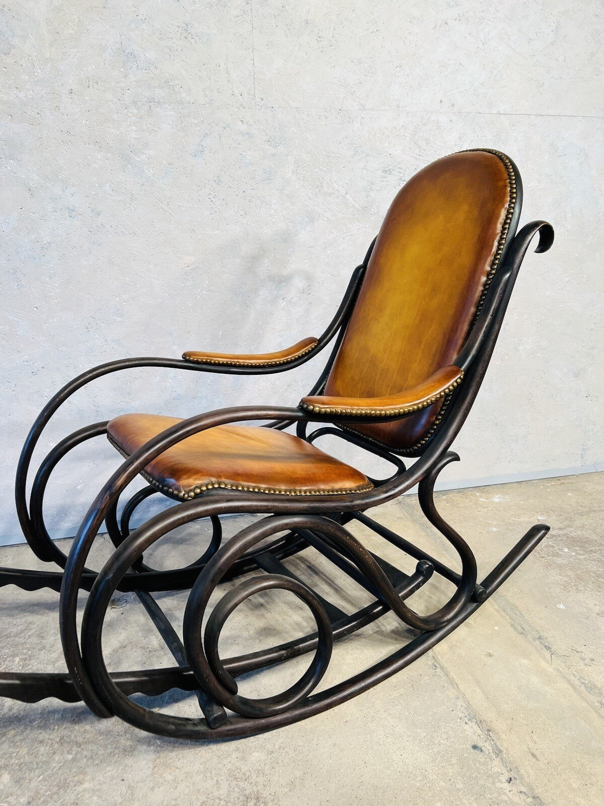 Antique Thonet Bentwood Rocking Chair With Retractable Footrest Leather
