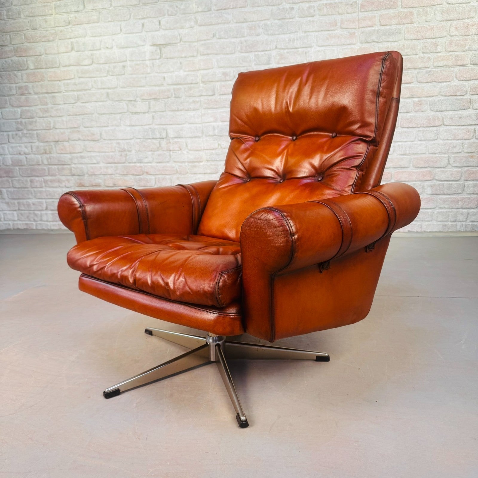 Mid-Century Danish Leather Swivel Armchair – Hand-Dyed Cognac Colour