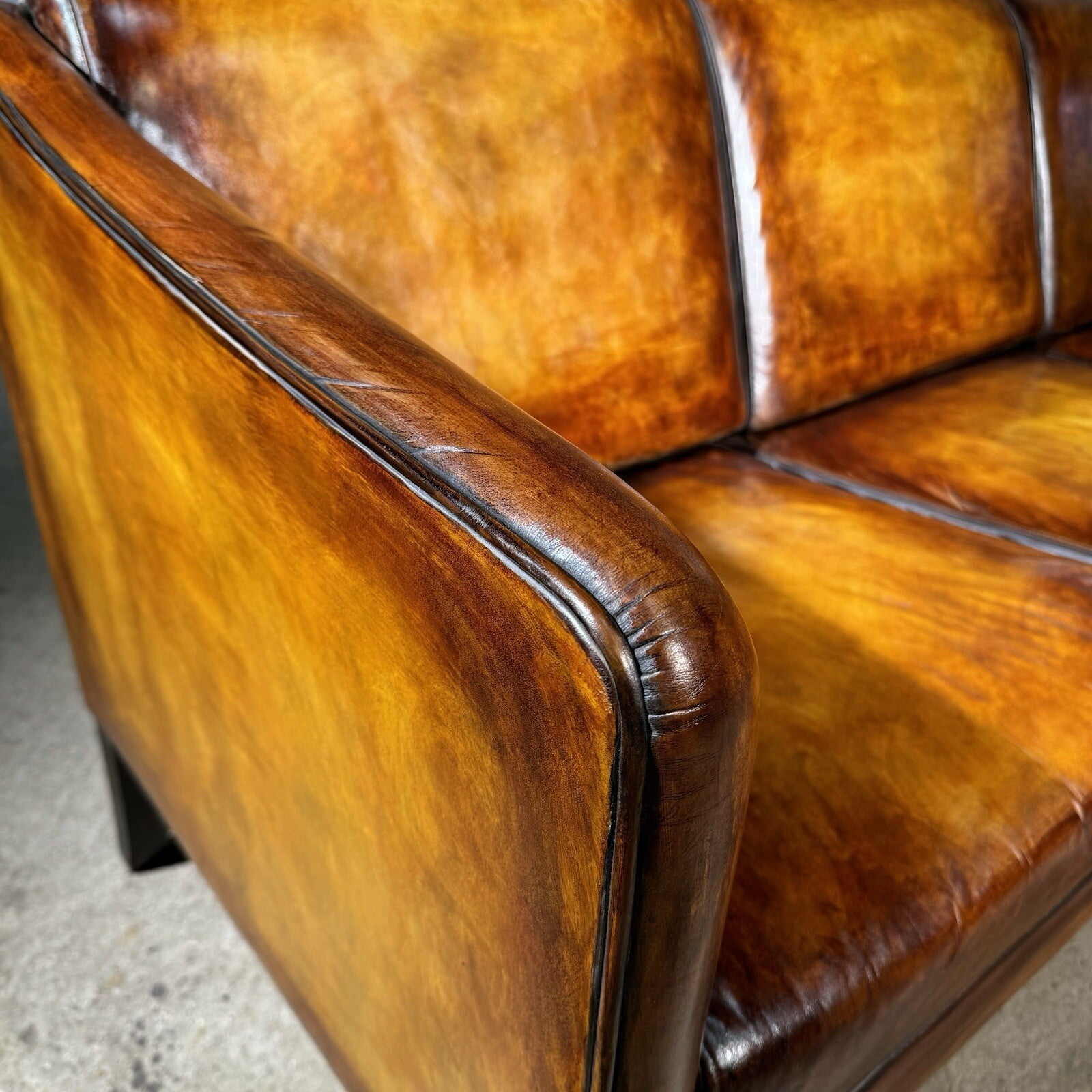 Sleek Vintage 1970s Danish Three-Seater Leather Sofa - Patina Light Tan
