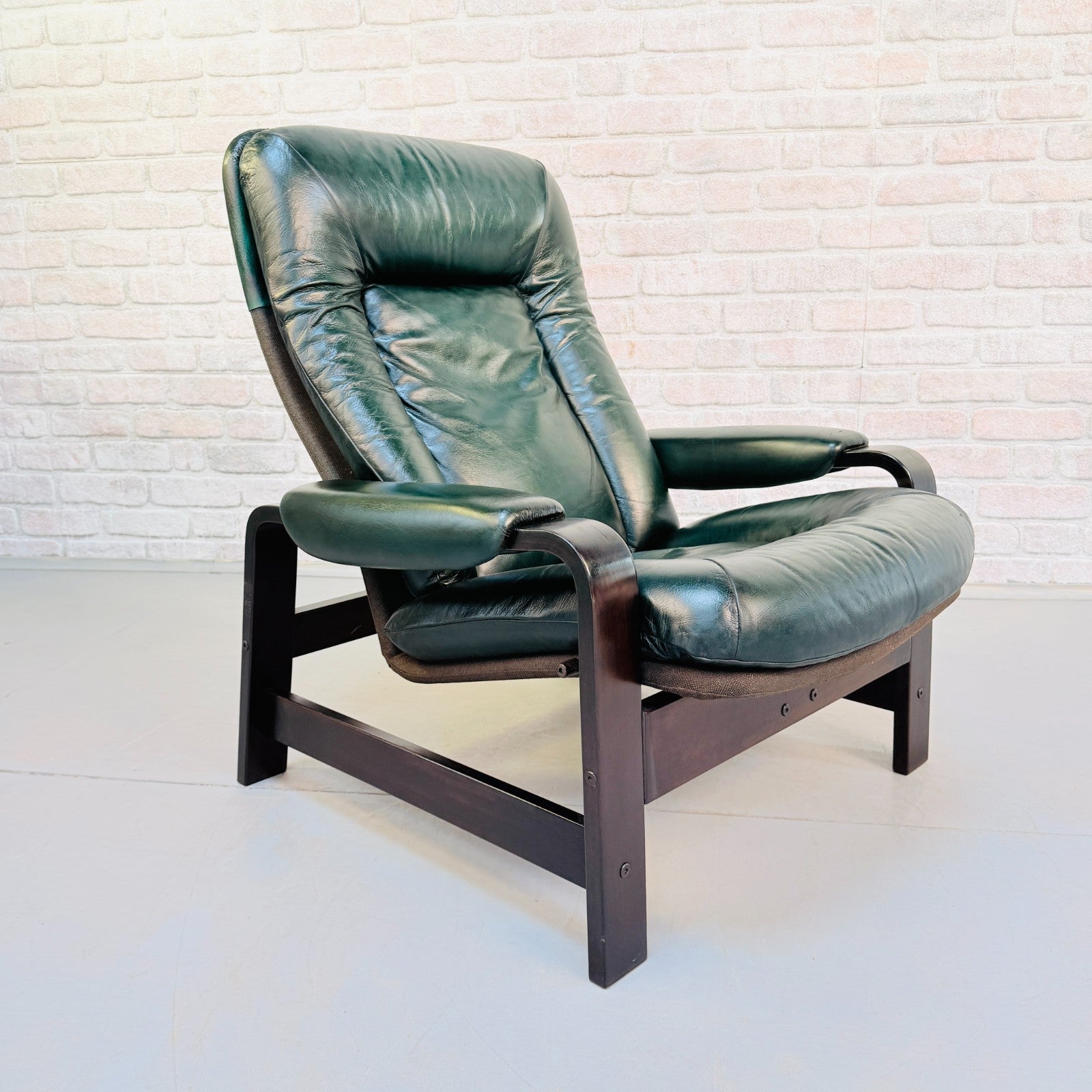 Vintage Ekornes Dark Green Leather Reclining Armchair Scandinavian Lounge Chair