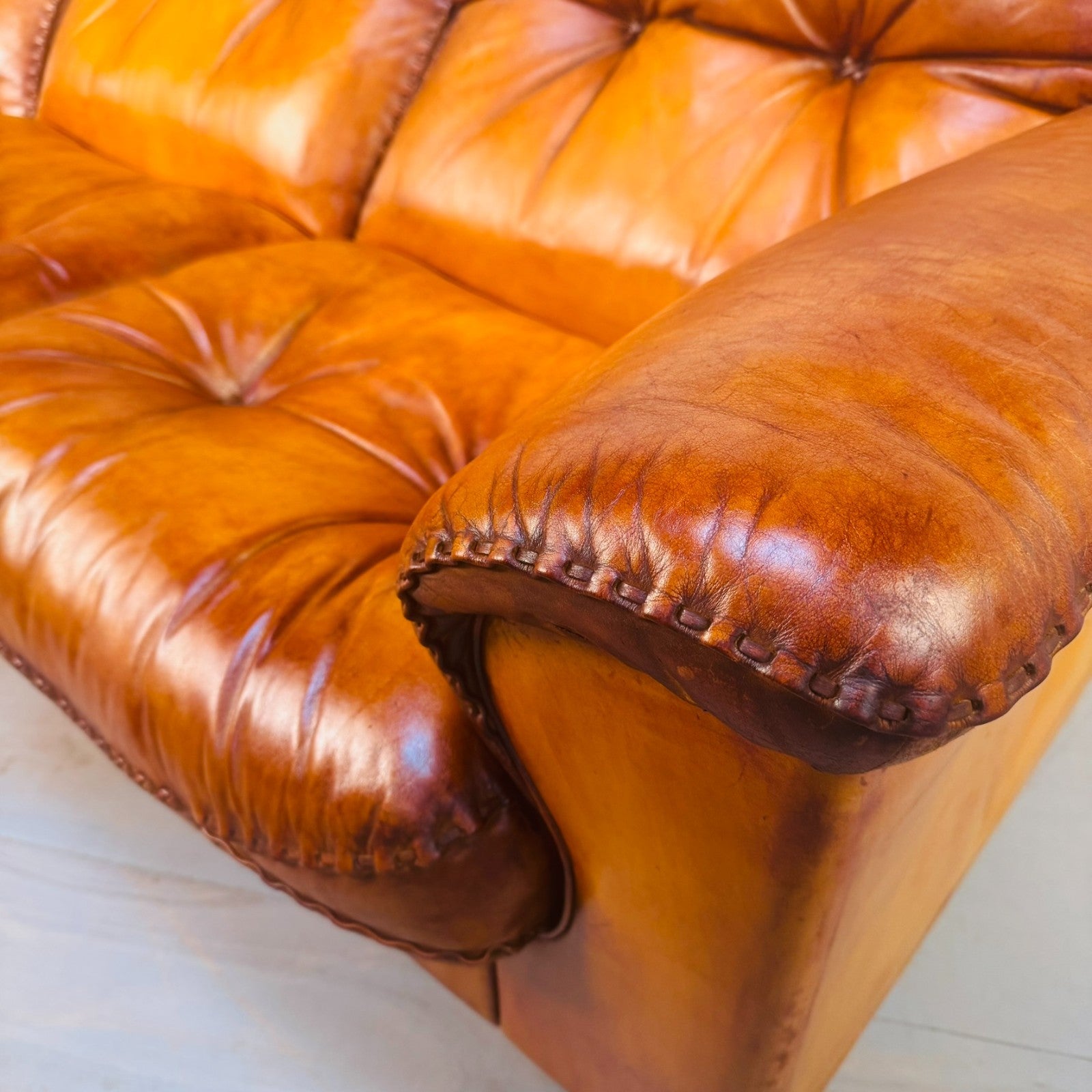 1970s Swiss De Sede DS-101 Tan Leather Three Seater & Armchair Suite