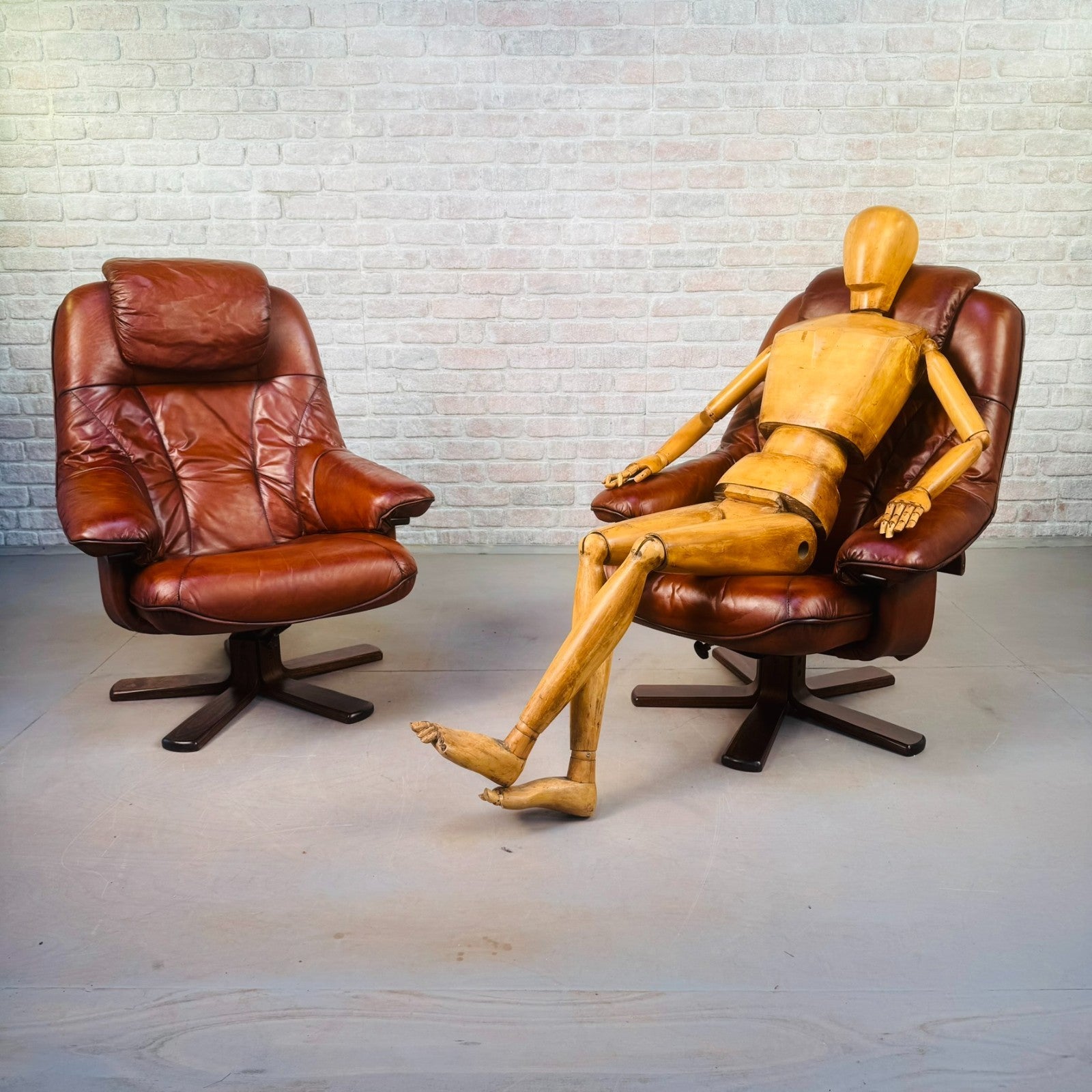 Pair Vintage Danish Tan Leather Reclining Swivel Chairs Mid Century Lounge Chair