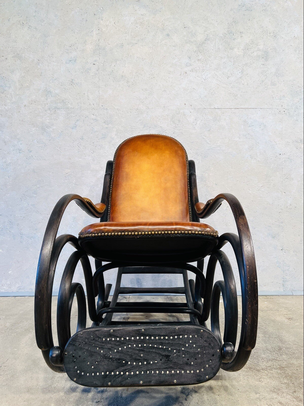 Antique Thonet Bentwood Rocking Chair With Retractable Footrest Leather