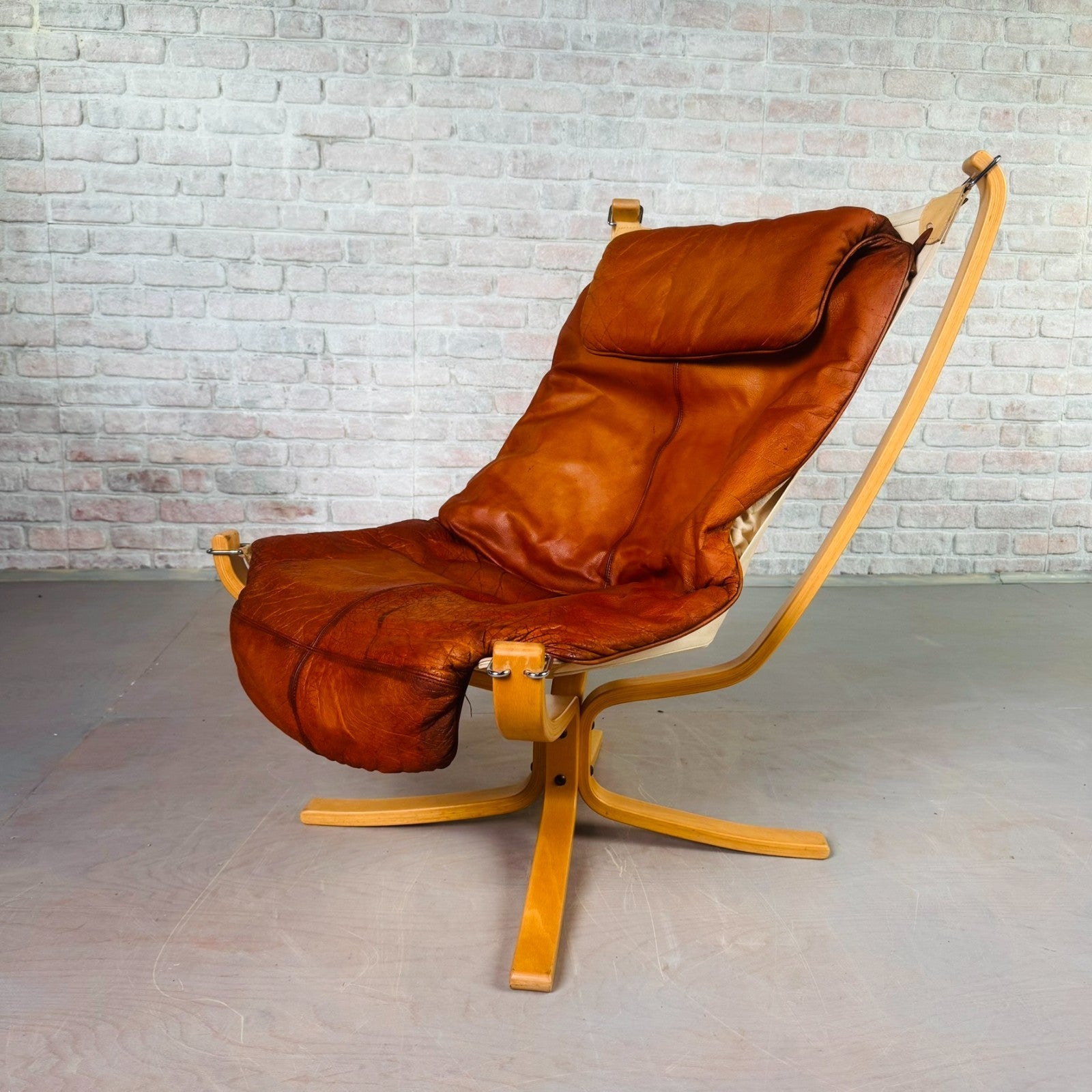 Vintage Norwegian Tan Leather Falcon Chair by Vatne Møbler