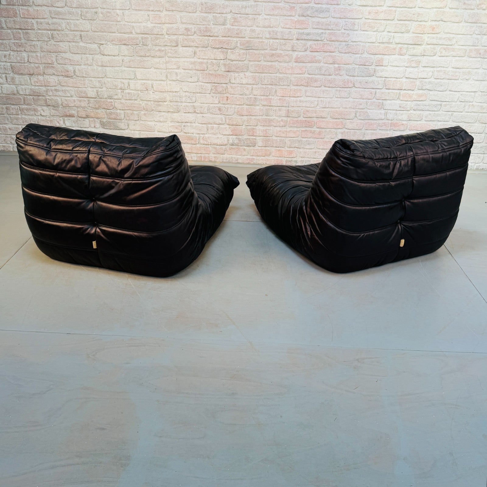 Pair of Vintage Ligne Roset Togo Black Hand-Dyed Leather Chairs - Michel Ducaroy