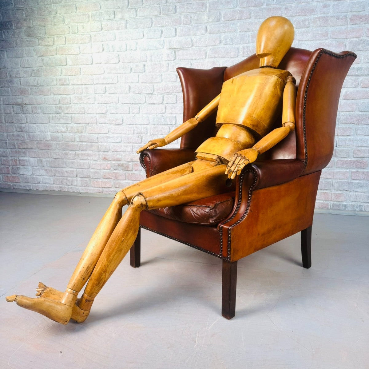 Vintage George III Style English Tan Leather Wingback Chair c.1940