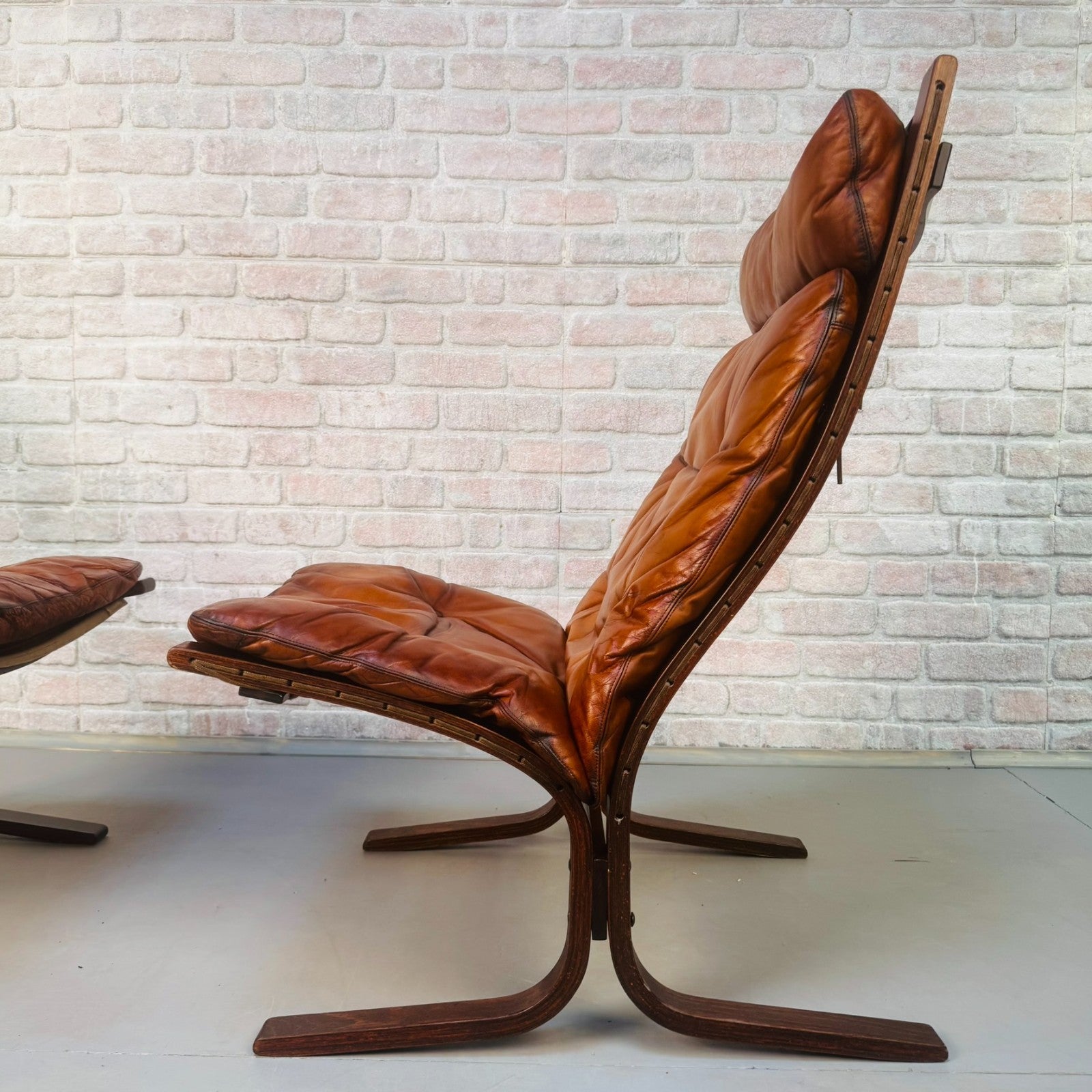 Pair of 1970s Westnofa Siesta High Back Lounge Chairs by Ingmar Relling