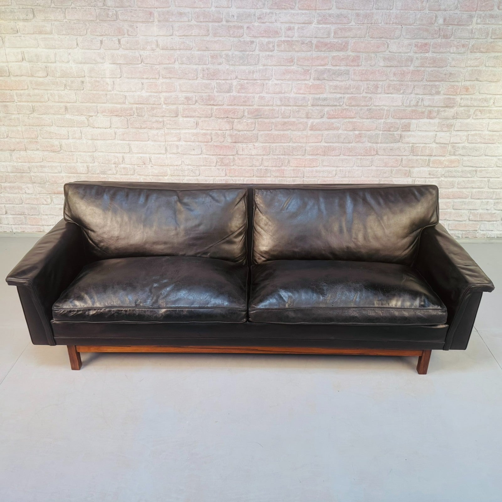 Long Vintage 1960s Swedish Black Leather Three Seater Sofa – Rosewood Base