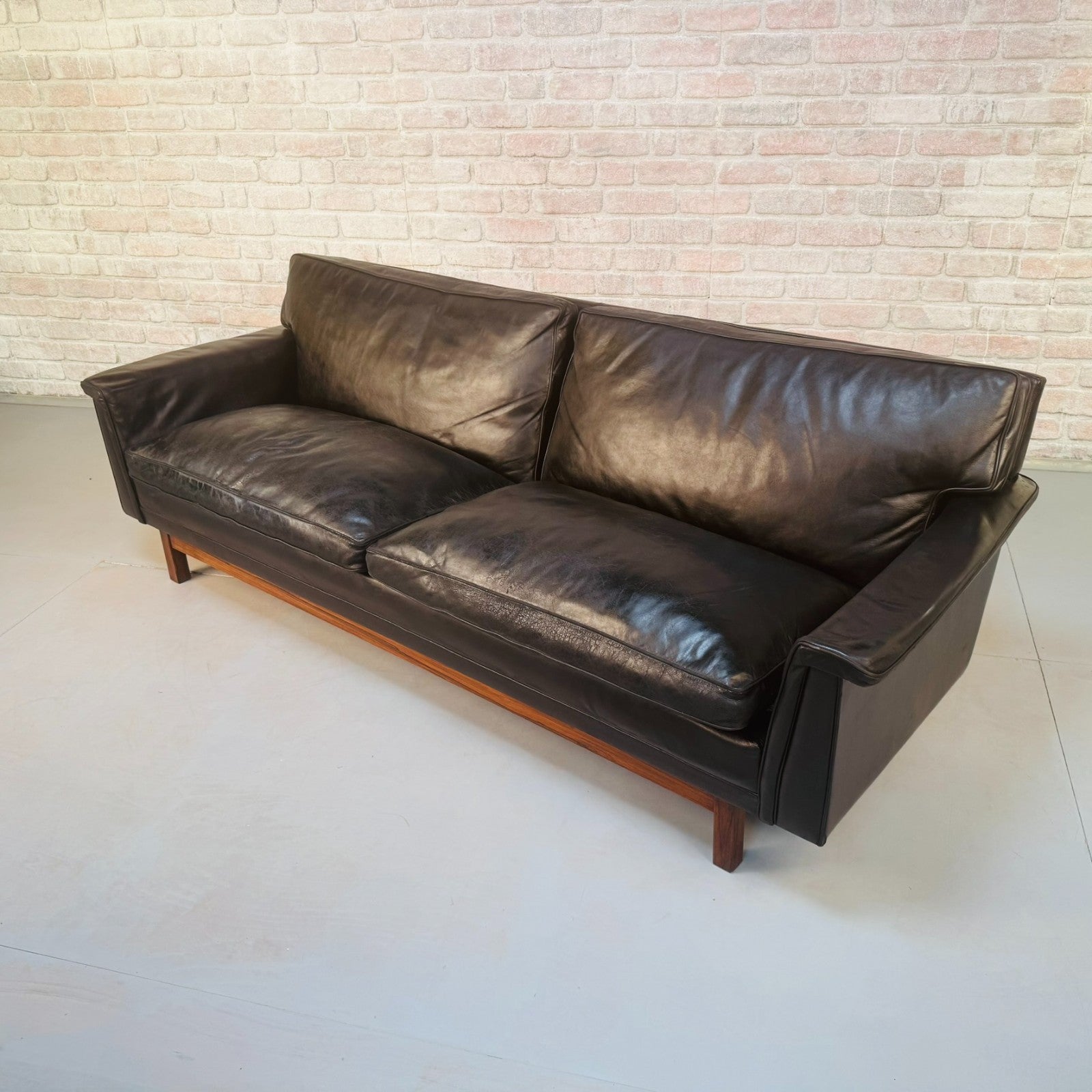Long Vintage 1960s Swedish Black Leather Three Seater Sofa – Rosewood Base