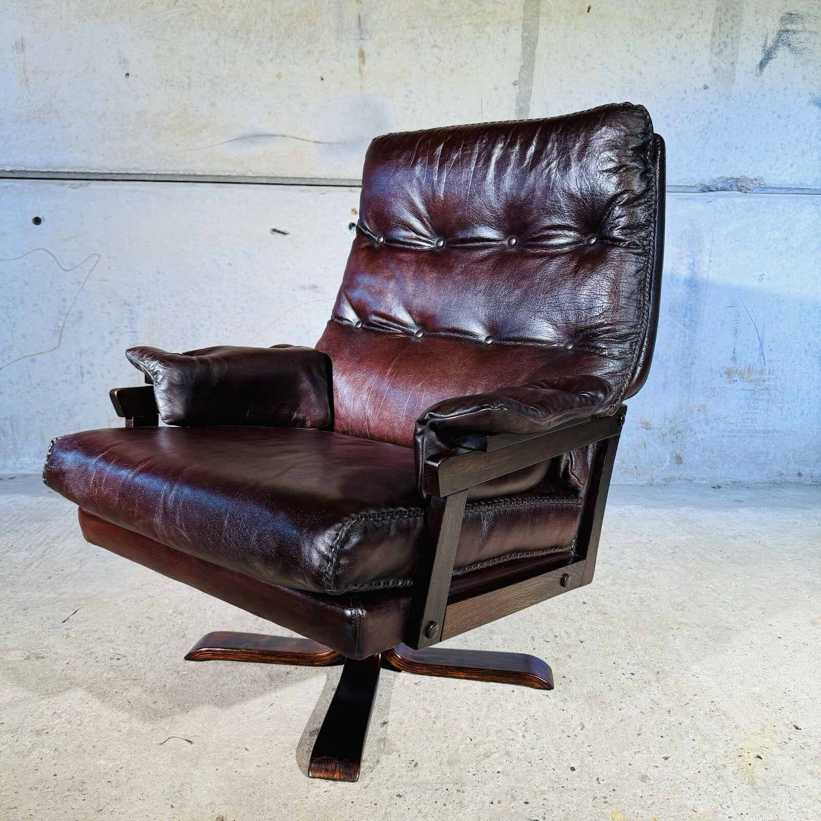 1 Of 2 Beautiful 70s Vintage Danish Chestnut Leather Swivel Chair
