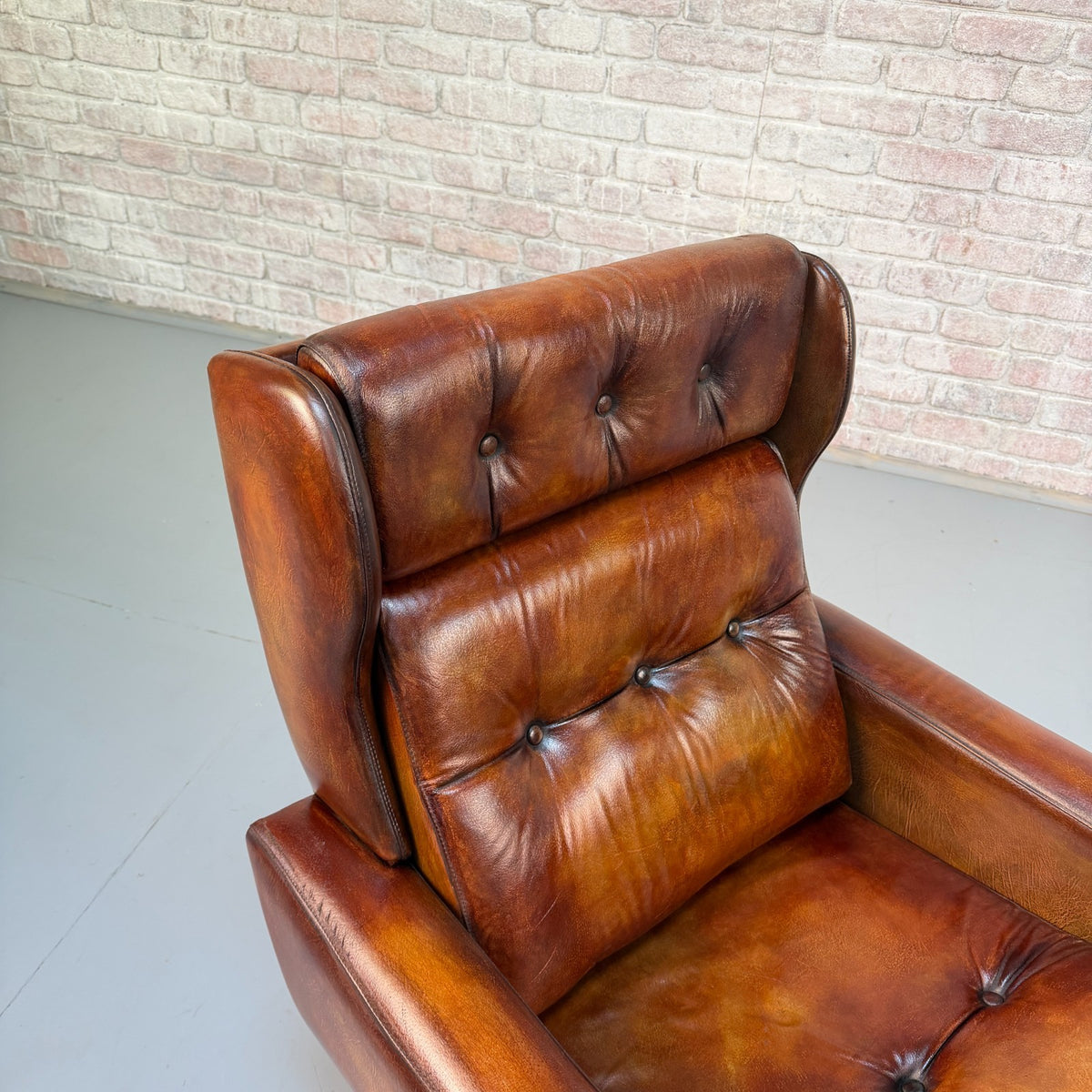 Vintage Danish Tan Leather Swivel Armchair – Scandinavian Design