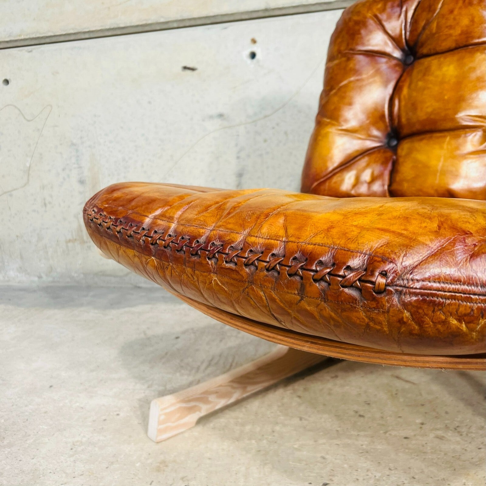 Super Stylish Danish Vintage Cado Lounge Chair Light Beech and Tan Leather