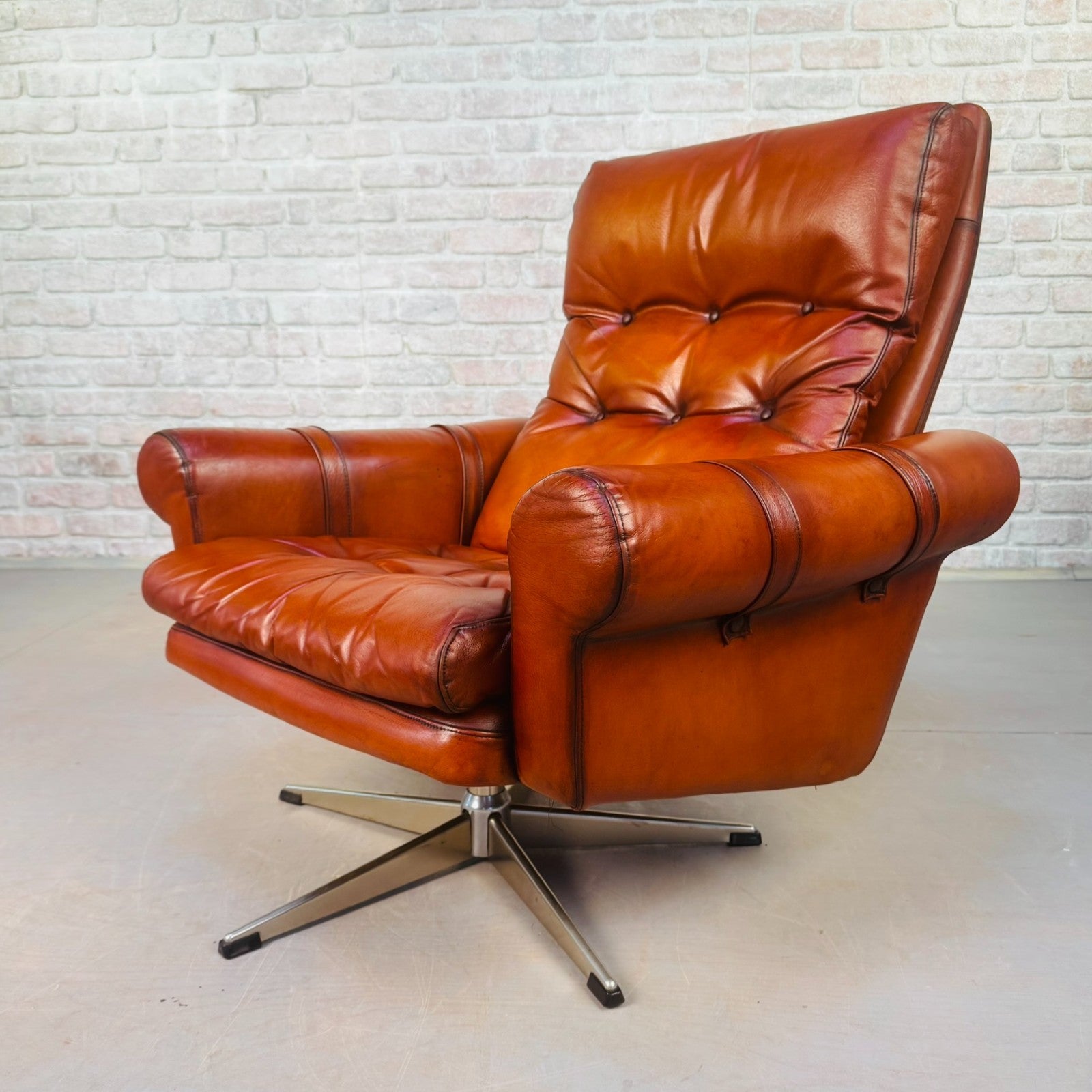 Mid-Century Danish Leather Swivel Armchair – Hand-Dyed Cognac Colour