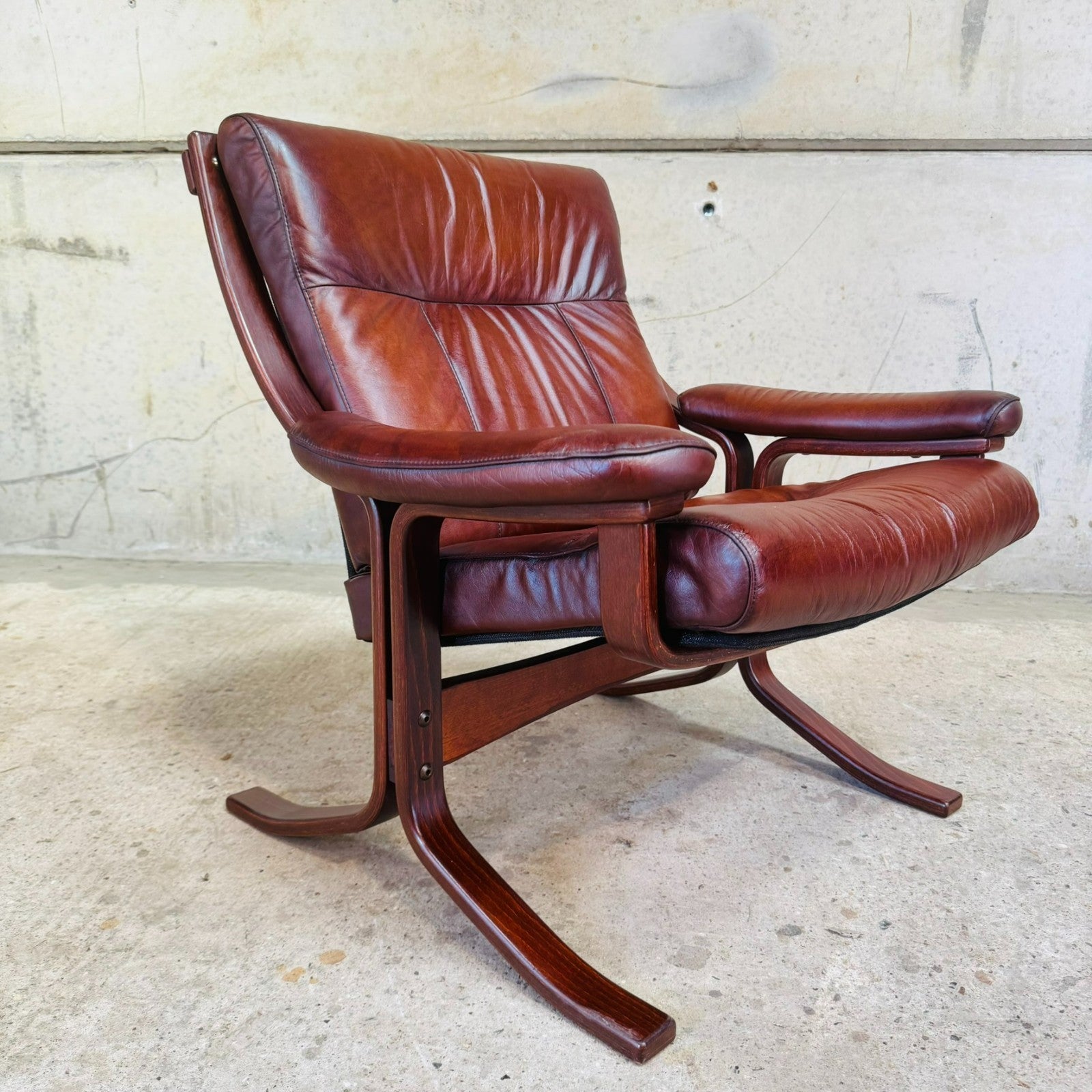 Norwegian 1970s Vintage Tan Leather Bentwood Chair