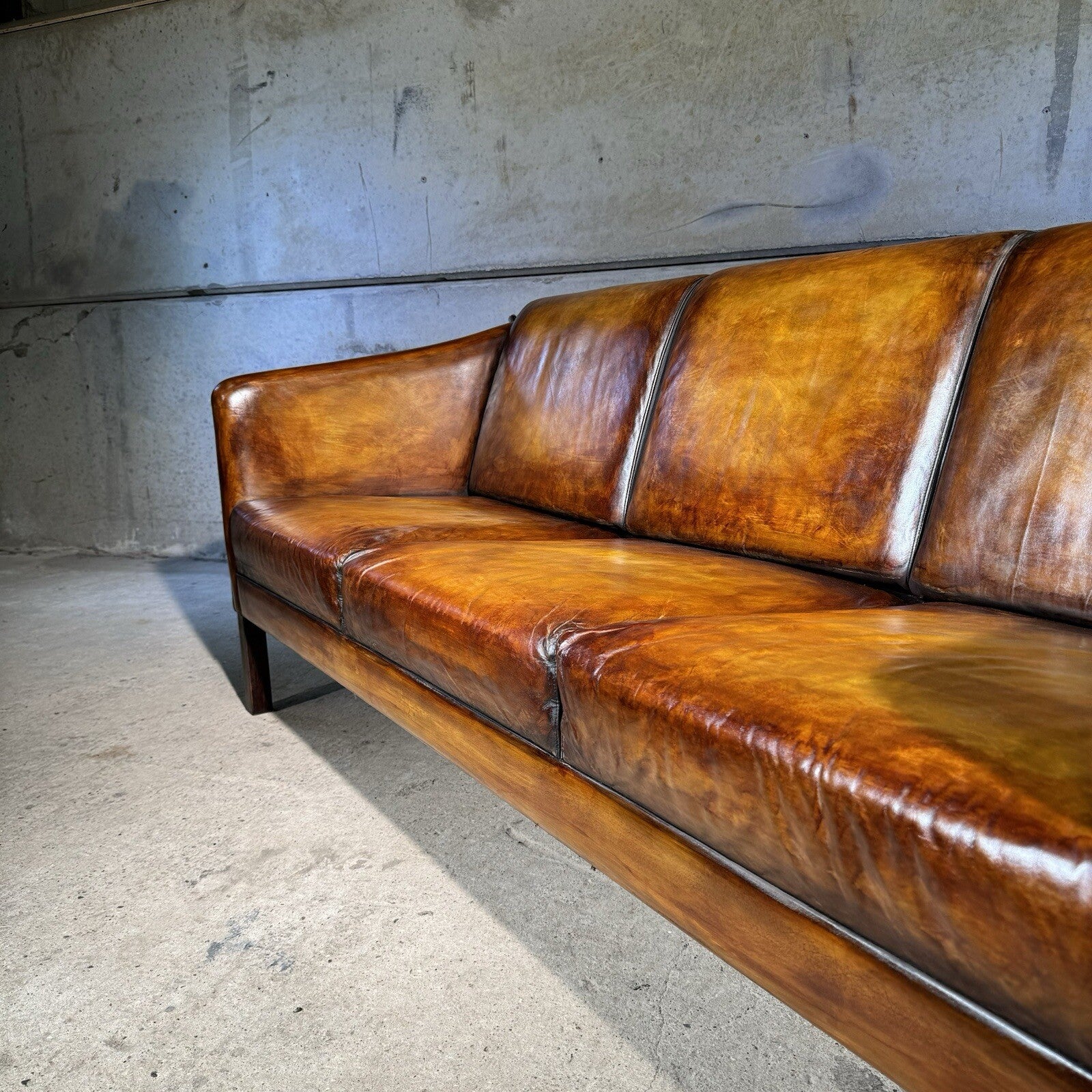 Sleek Vintage 1970s Danish Three-Seater Leather Sofa - Patina Light Tan
