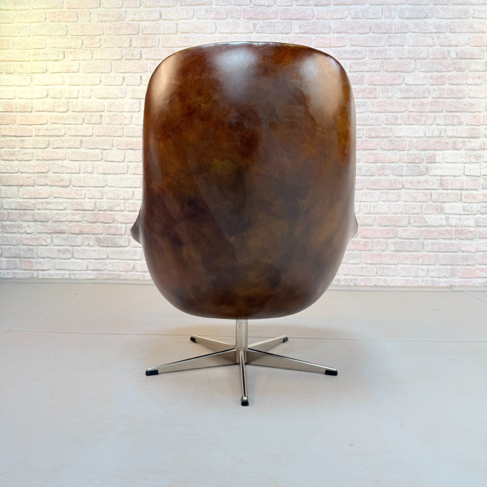 Vintage H.W. Klein for Bramin Swivel Tan Hand-Dyed Leather Egg Chair