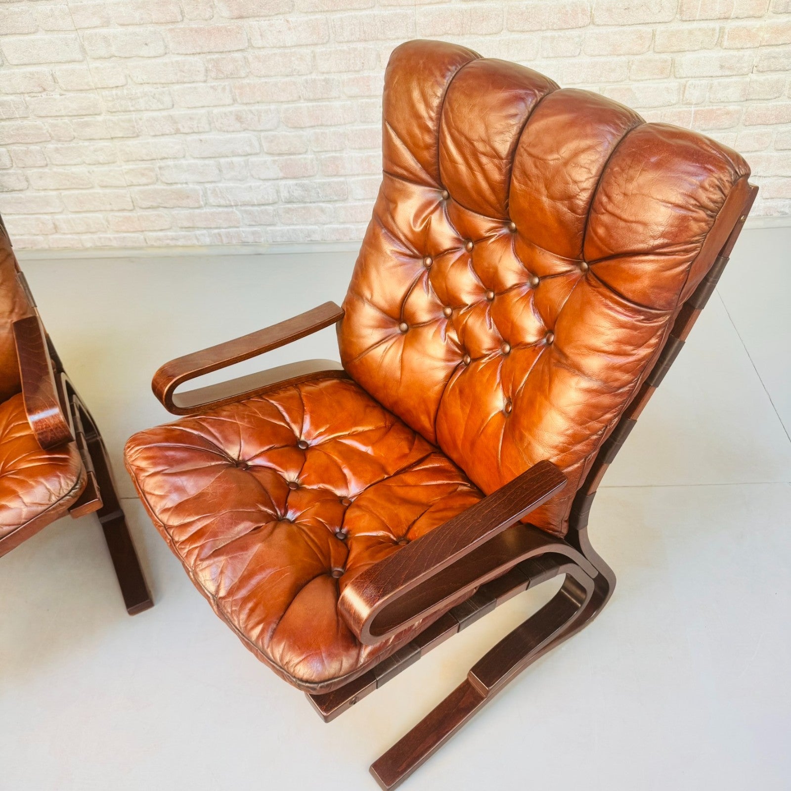 Pair of Vintage 1970s Norwegian Kengu Lounge Chairs by Rybo Rykken