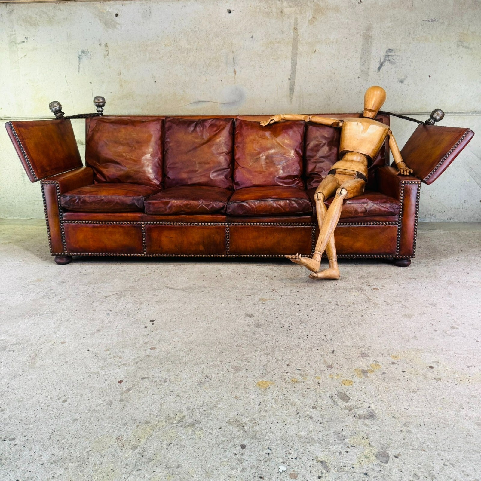 Stunning 1930s Knole Drop-End Large Four-Seater Tan Leather Sofa