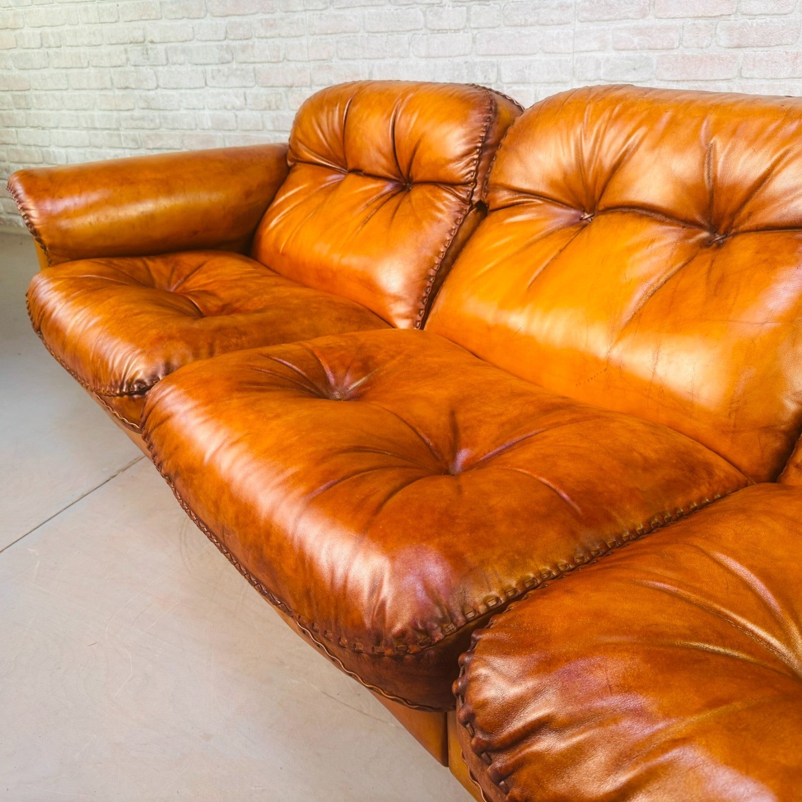 1970s Swiss De Sede DS-101 Tan Leather Three Seater & Armchair Suite