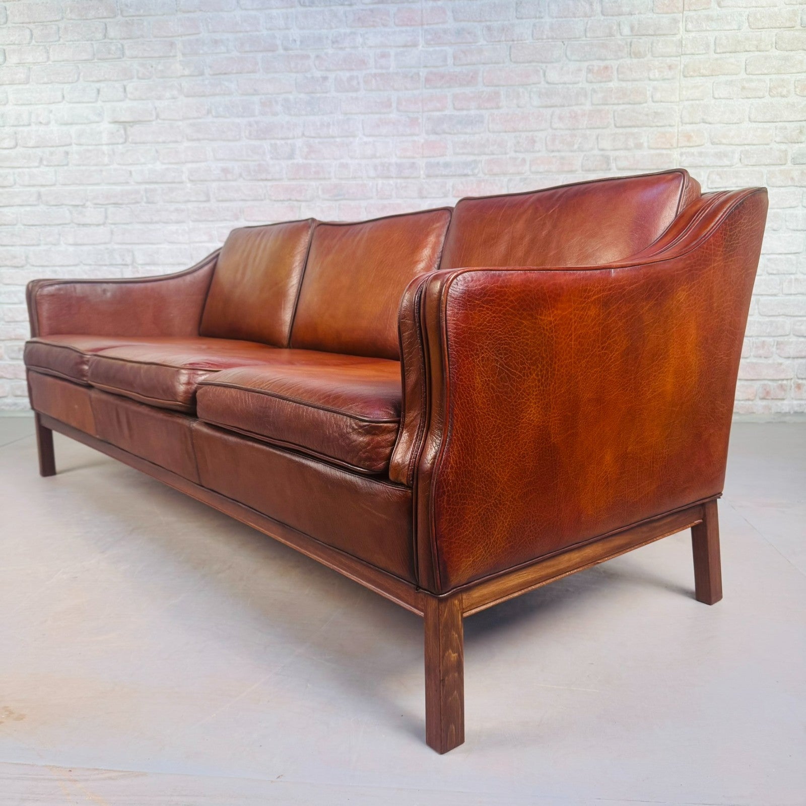 1970s Vintage Danish Dark Tan Leather Three Seater Sofa – Sleek Design