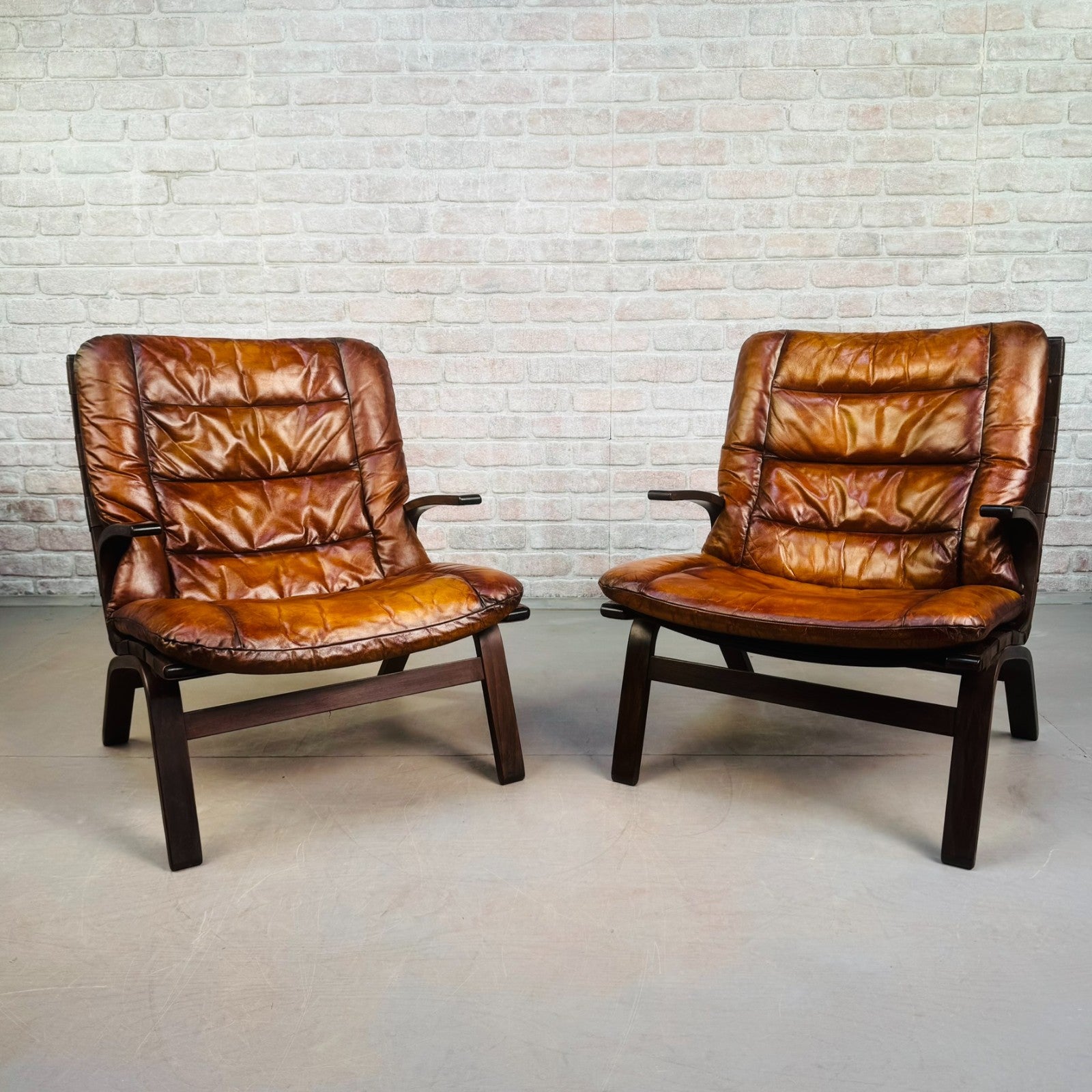 Mid Century Danish Farstrup Mobler Tan Leather Armchairs Pair Bentwood Miljø