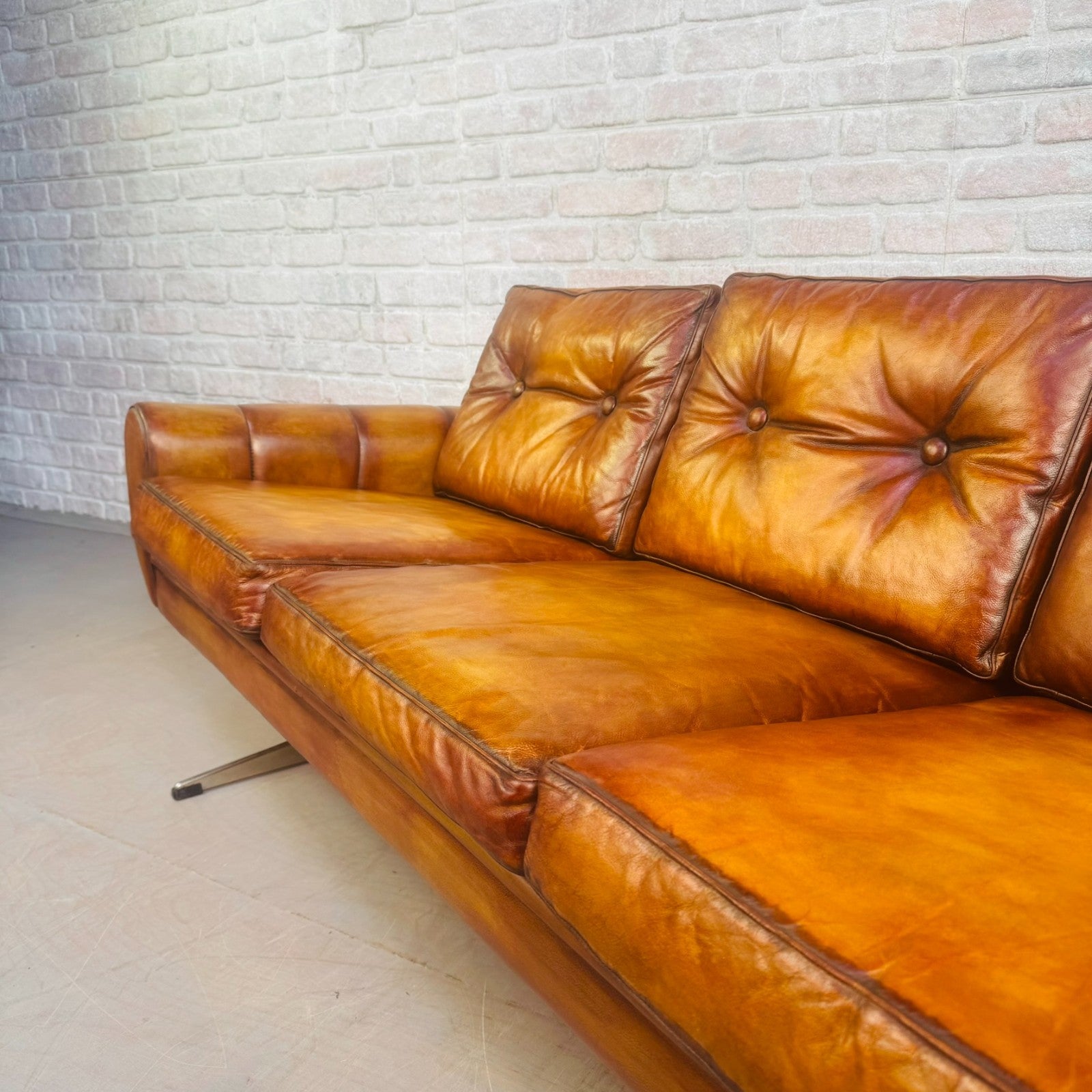 Vintage 1970s Svend Skipper Tan Leather 3 Seater Sofa Chrome Ski Legs