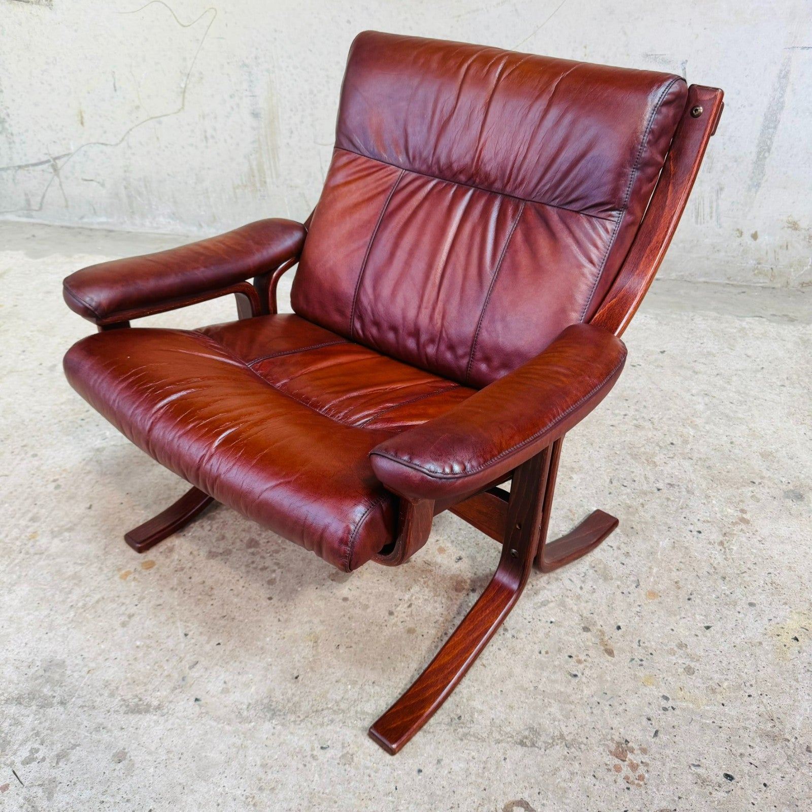 Norwegian 1970s Vintage Tan Leather Bentwood Chair