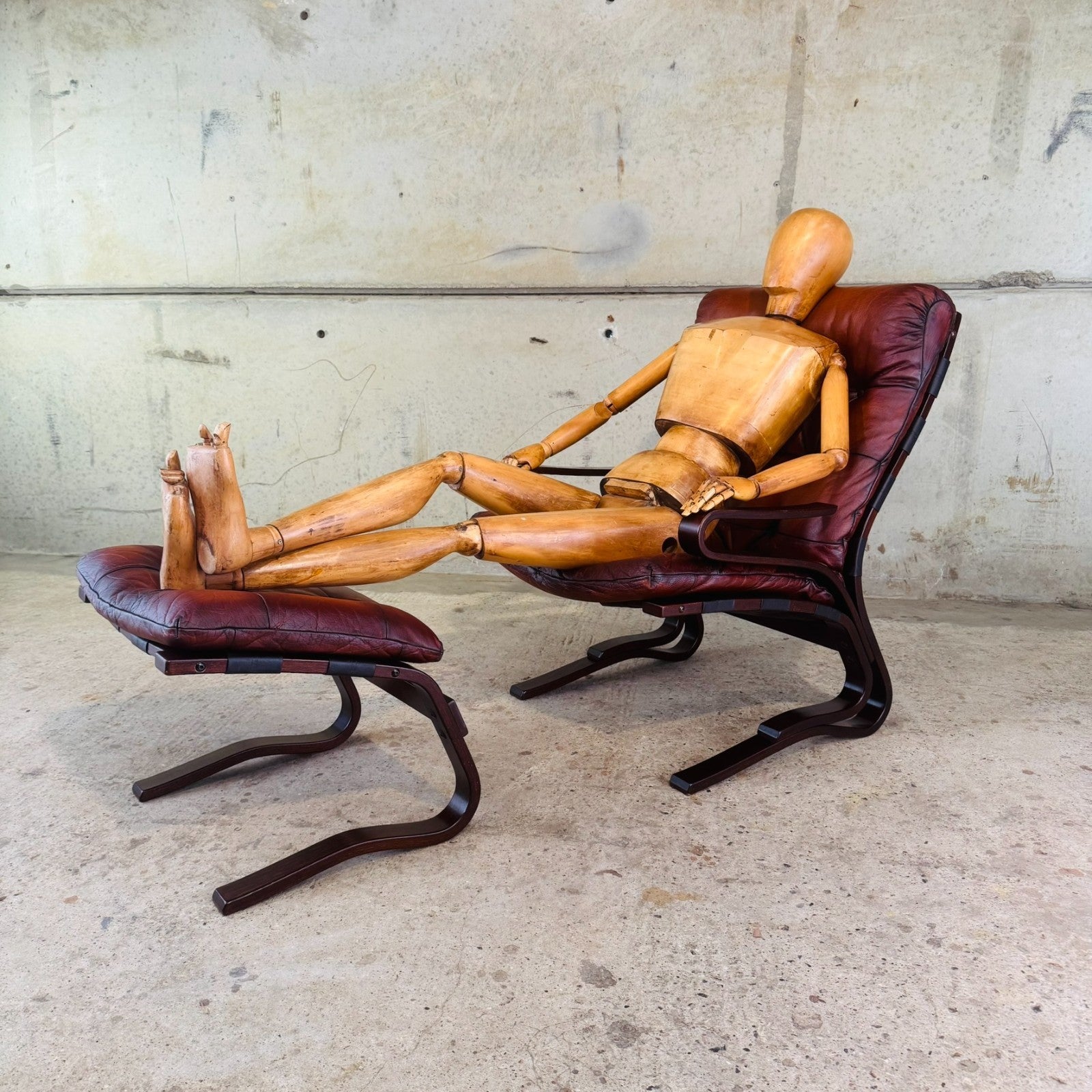 Norwegian Hove Møbler 'Skyline' Lounge Chair  & Footstool – 1970s Leather