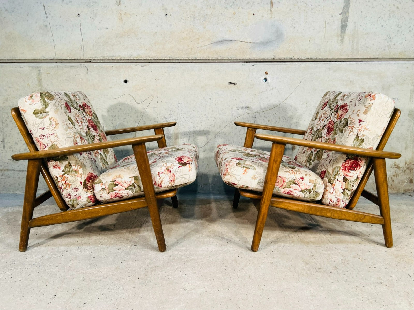 Original Danish 60s Hans Wegner GE-240 Sofa and Pair of Armchairs Suite