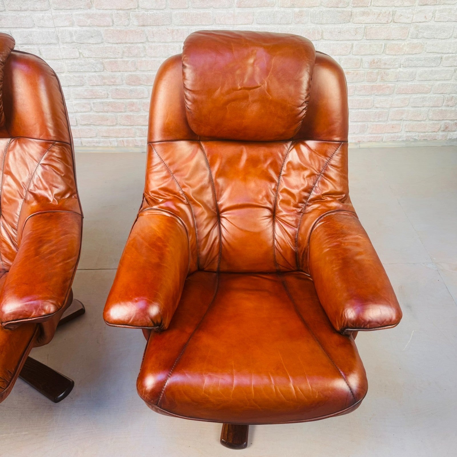 Pair Vintage Danish Tan Leather Reclining Swivel Chairs Mid Century Lounge Chair