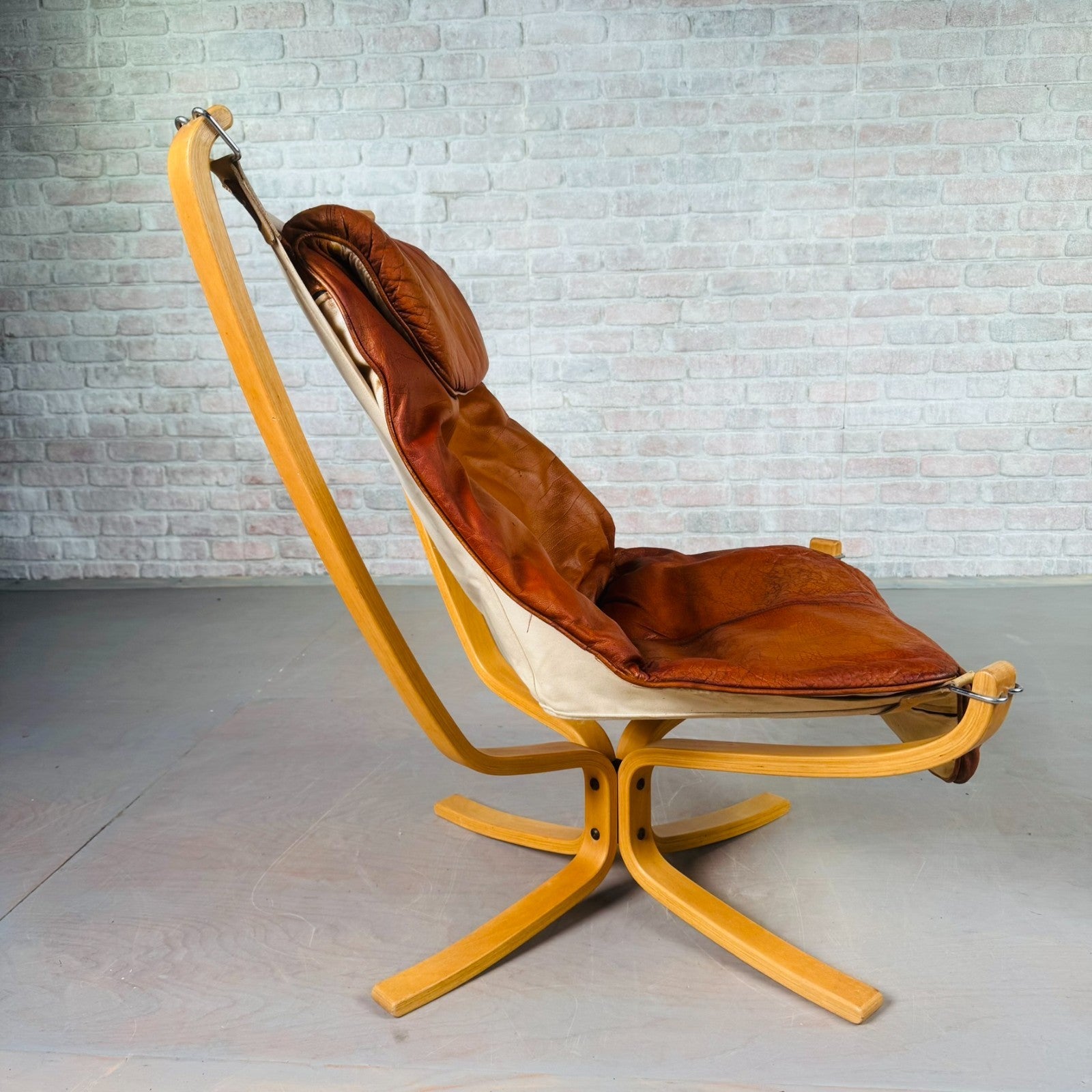 Vintage Norwegian Tan Leather Falcon Chair by Vatne Møbler