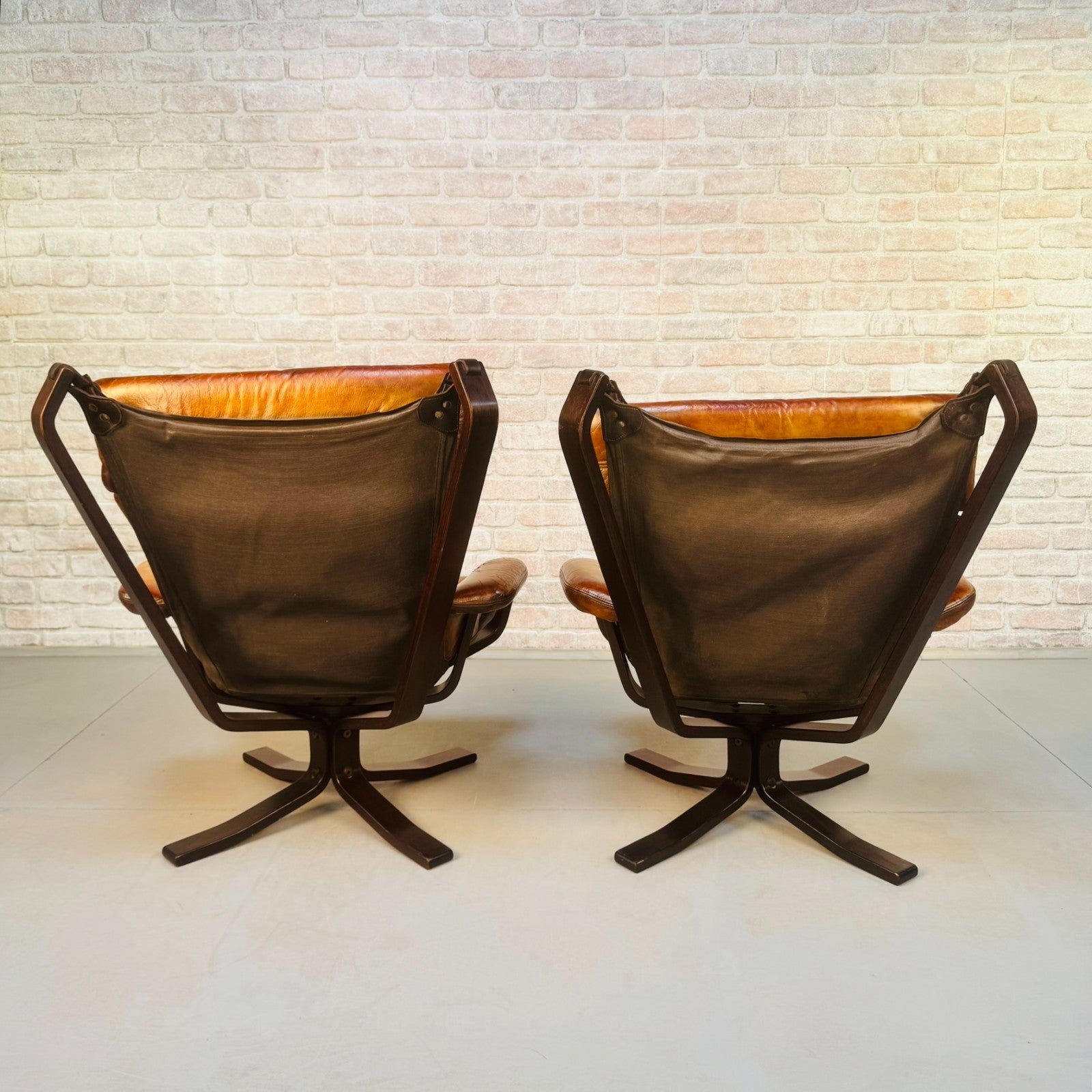 Pair Vintage Trygg Mobler Superstar Chairs Sigurd Resell Tan Leather