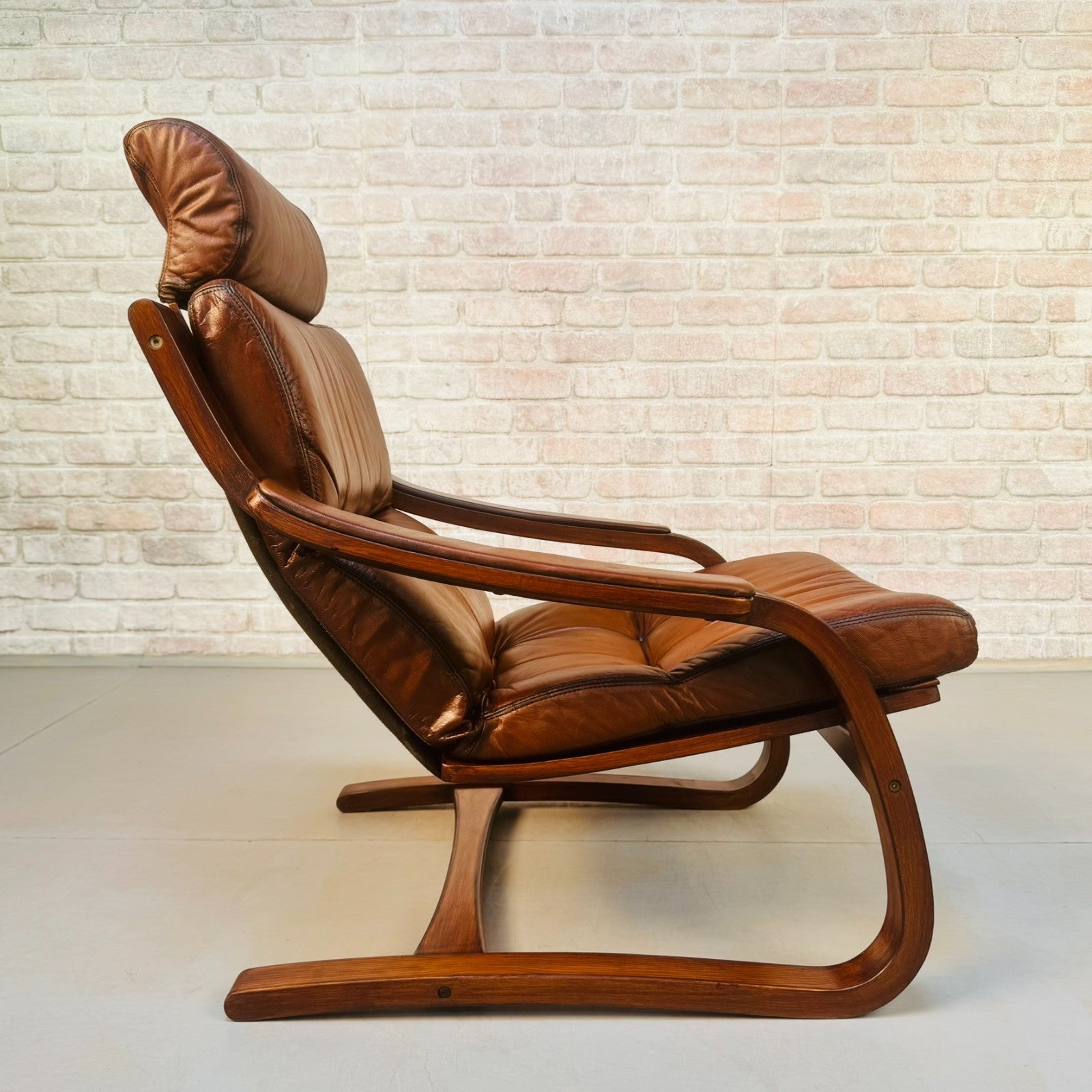 Vintage 1970s Skippers Møbler Danish Bentwood Cantilever Leather Armchair