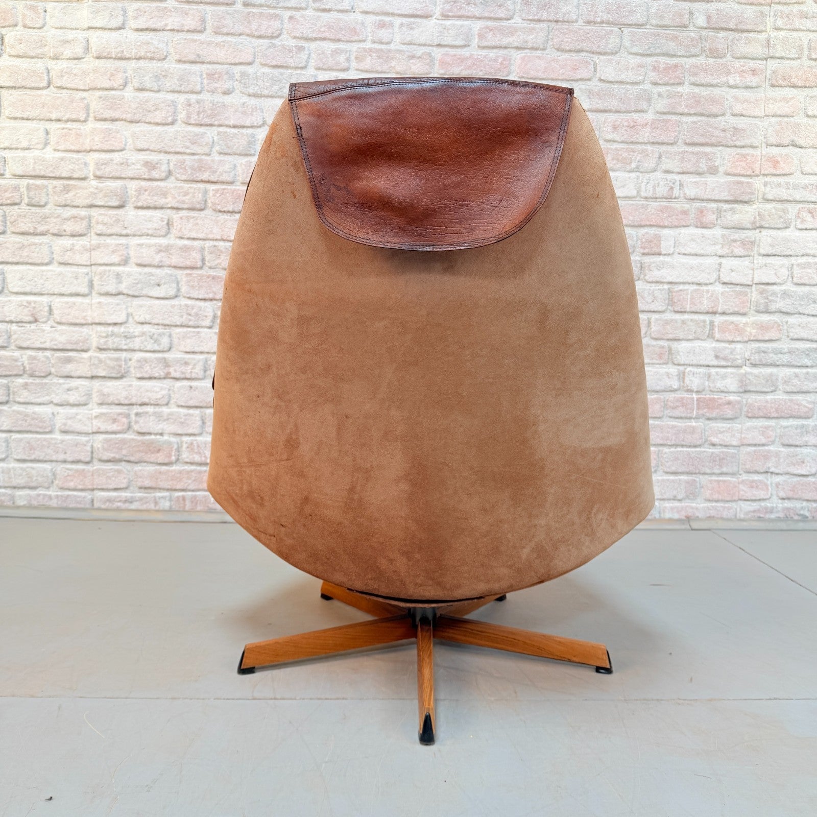 1960s Pair of Madsen & Schubell MS68 Cognac Leather Lounge Chairs & Footstools