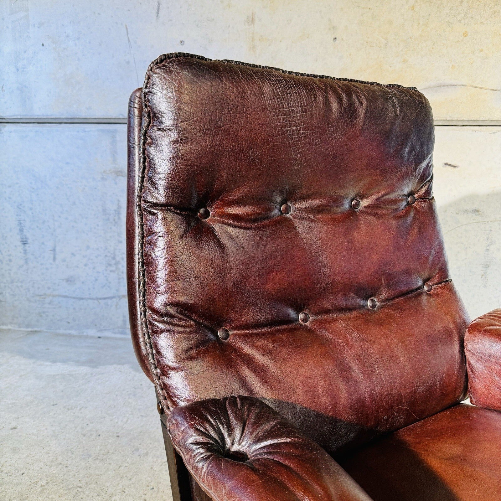 1 Of 2 Beautiful 1970s Vintage Danish Chestnut Leather Swivel Chair